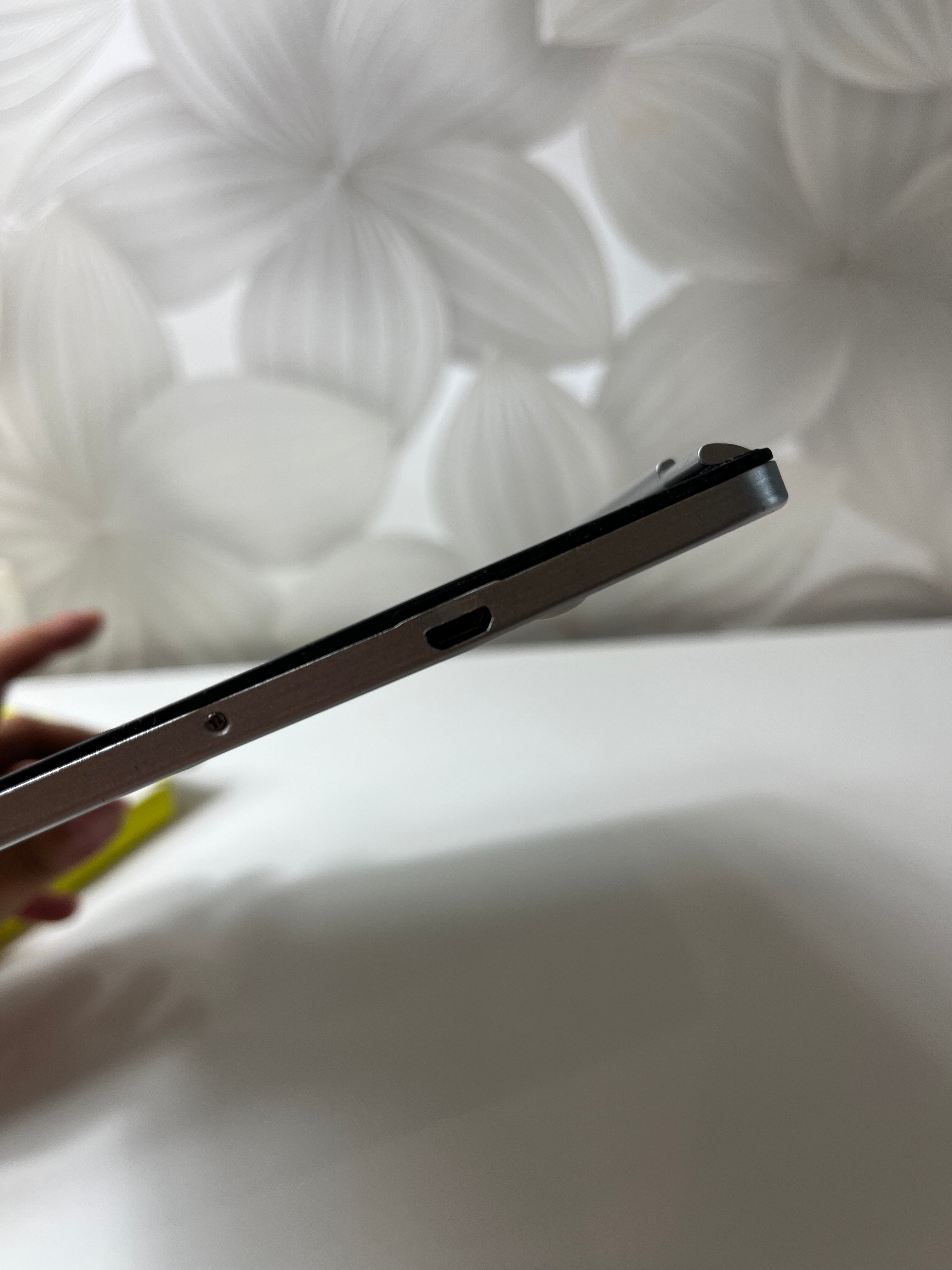 Klaviatūra planšetei „Sharon“ su planšetės laikikliu