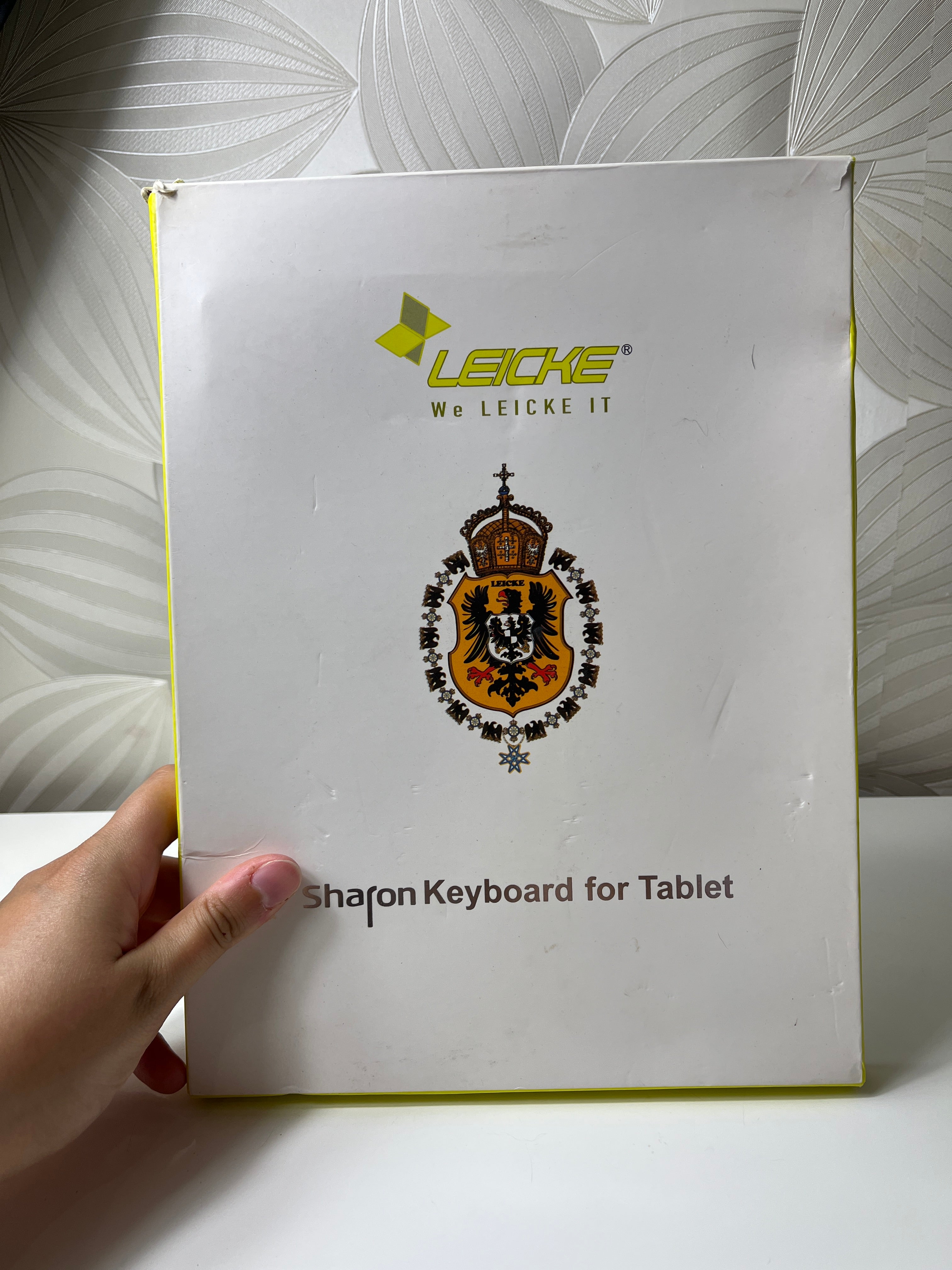 Klaviatūra planšetei „Sharon“ su planšetės laikikliu