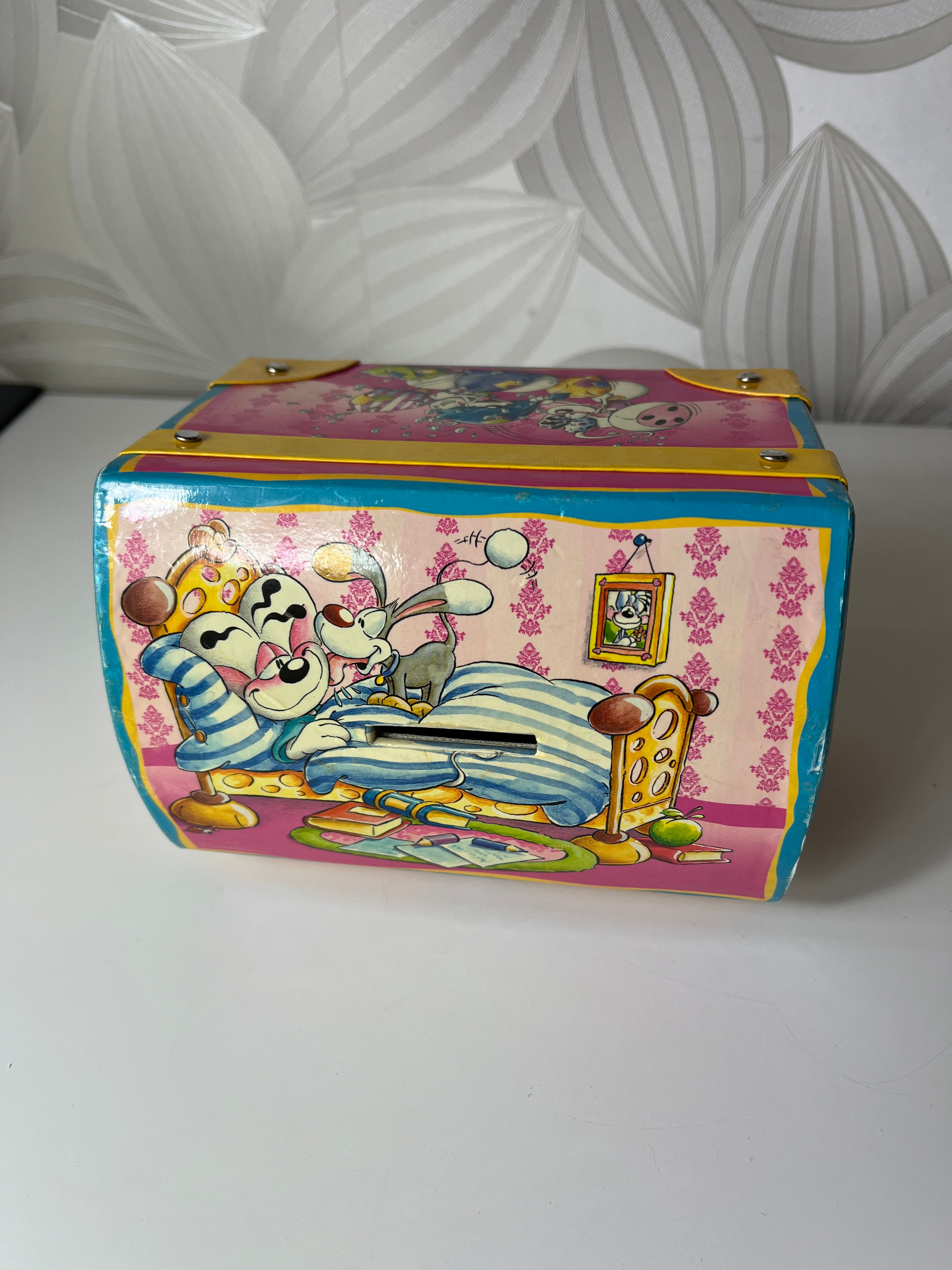 Vintažinė dėžutė smulkmenoms - taupyklė „Diddl“