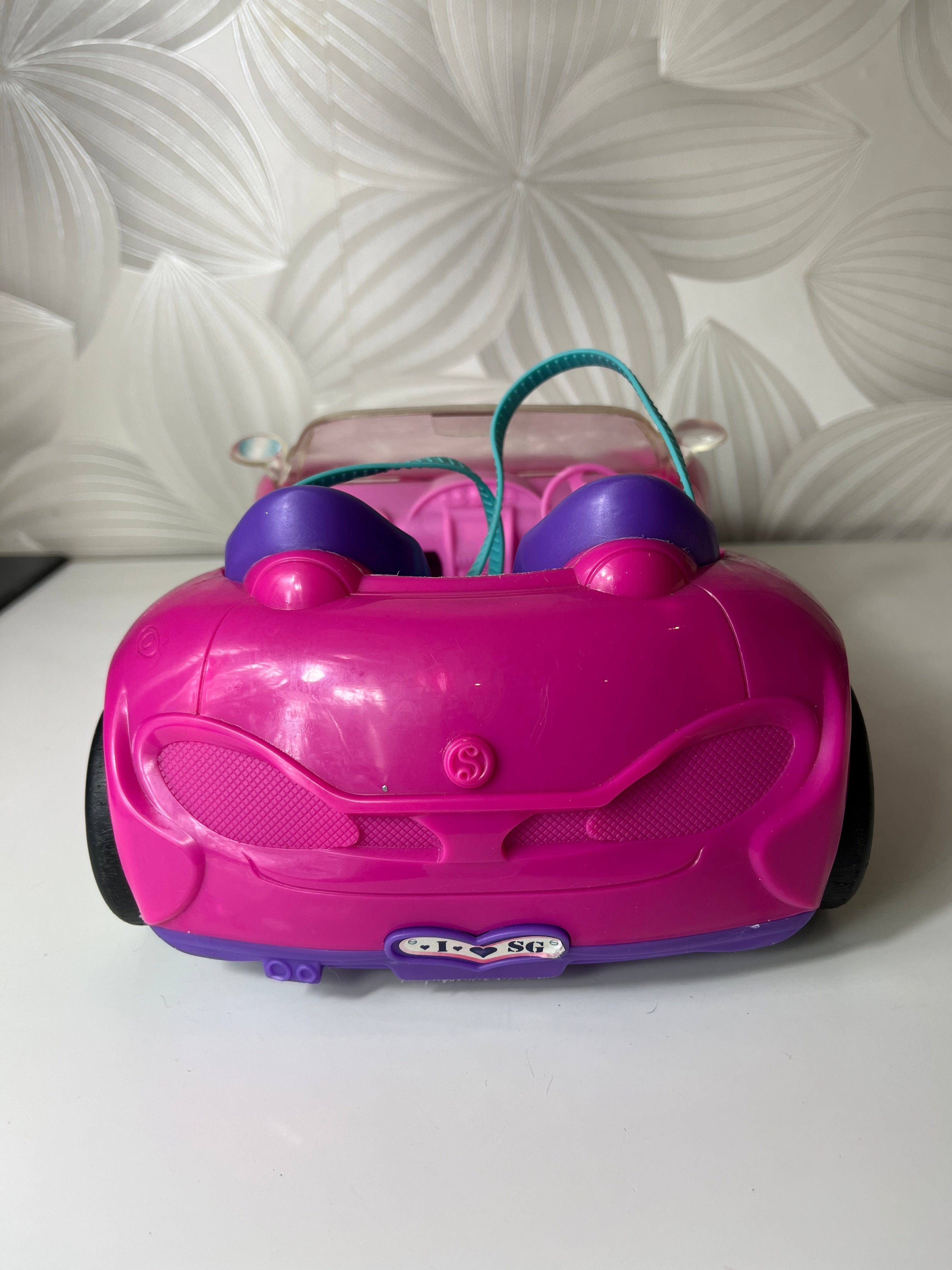Rožinis kabrioletas - automobilis lėlėms
