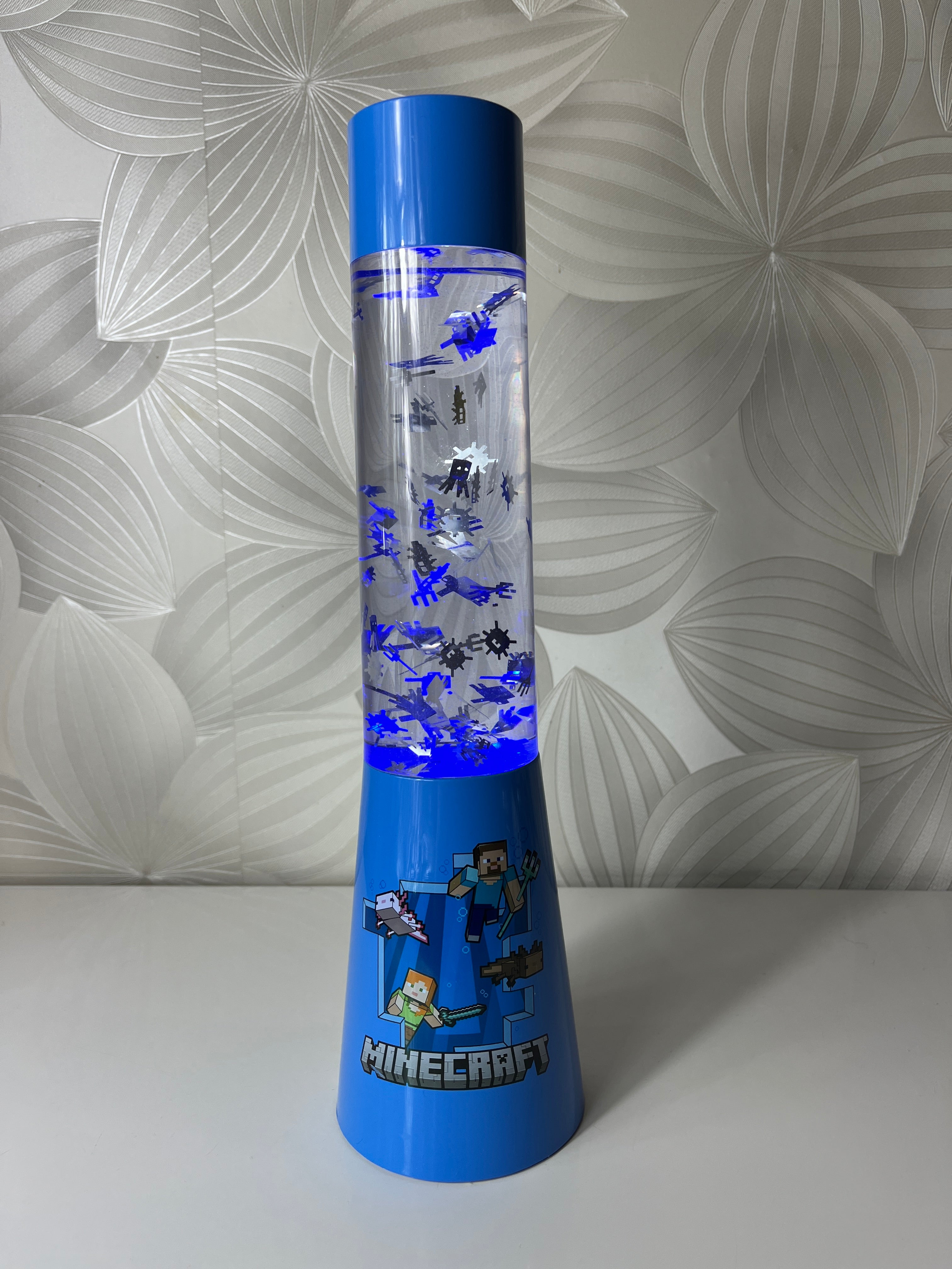 Šviečianti „Minecraft“ lempa