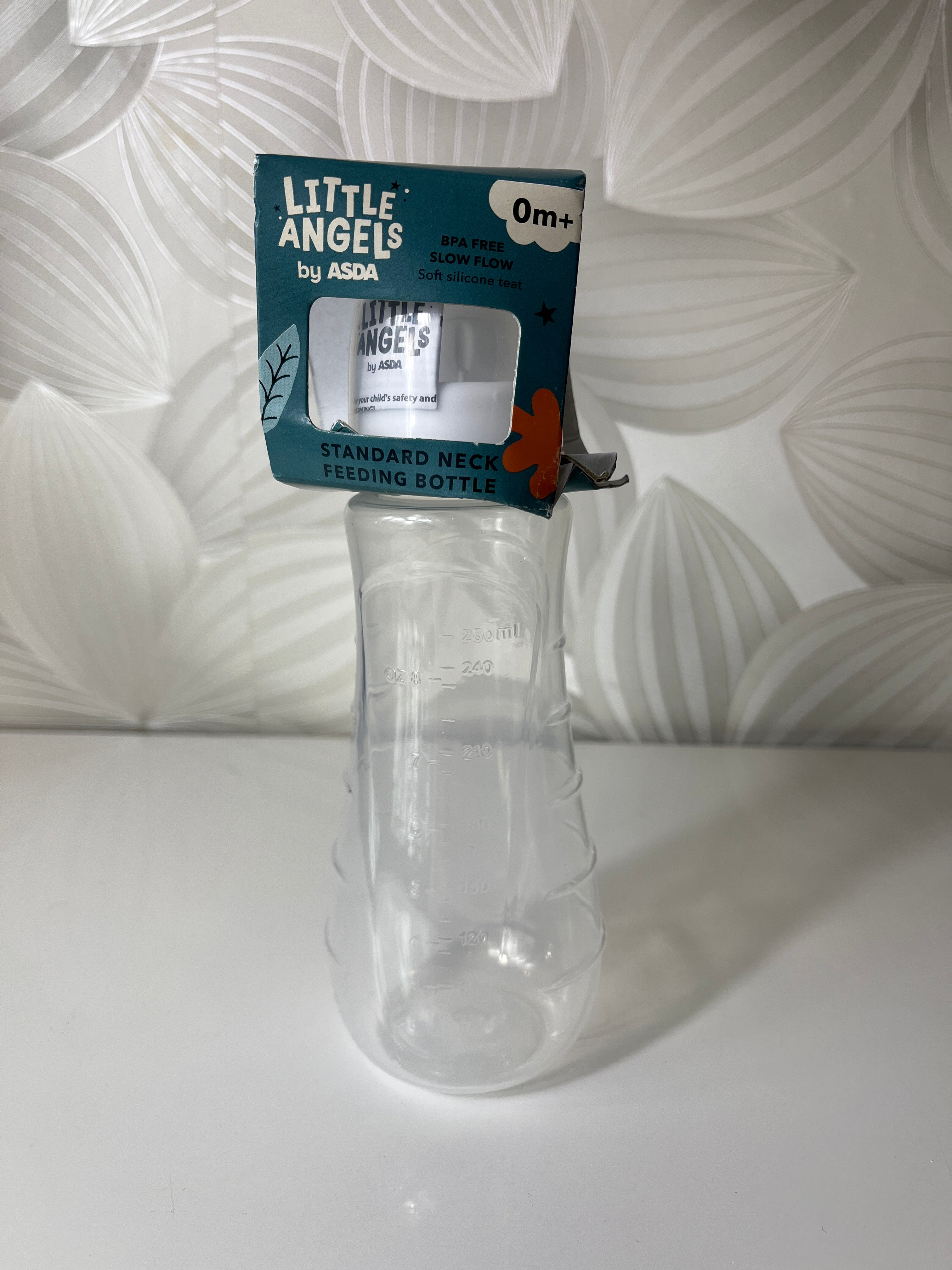 Maitinimo buteliukas „Little Angels“ (250 ml)