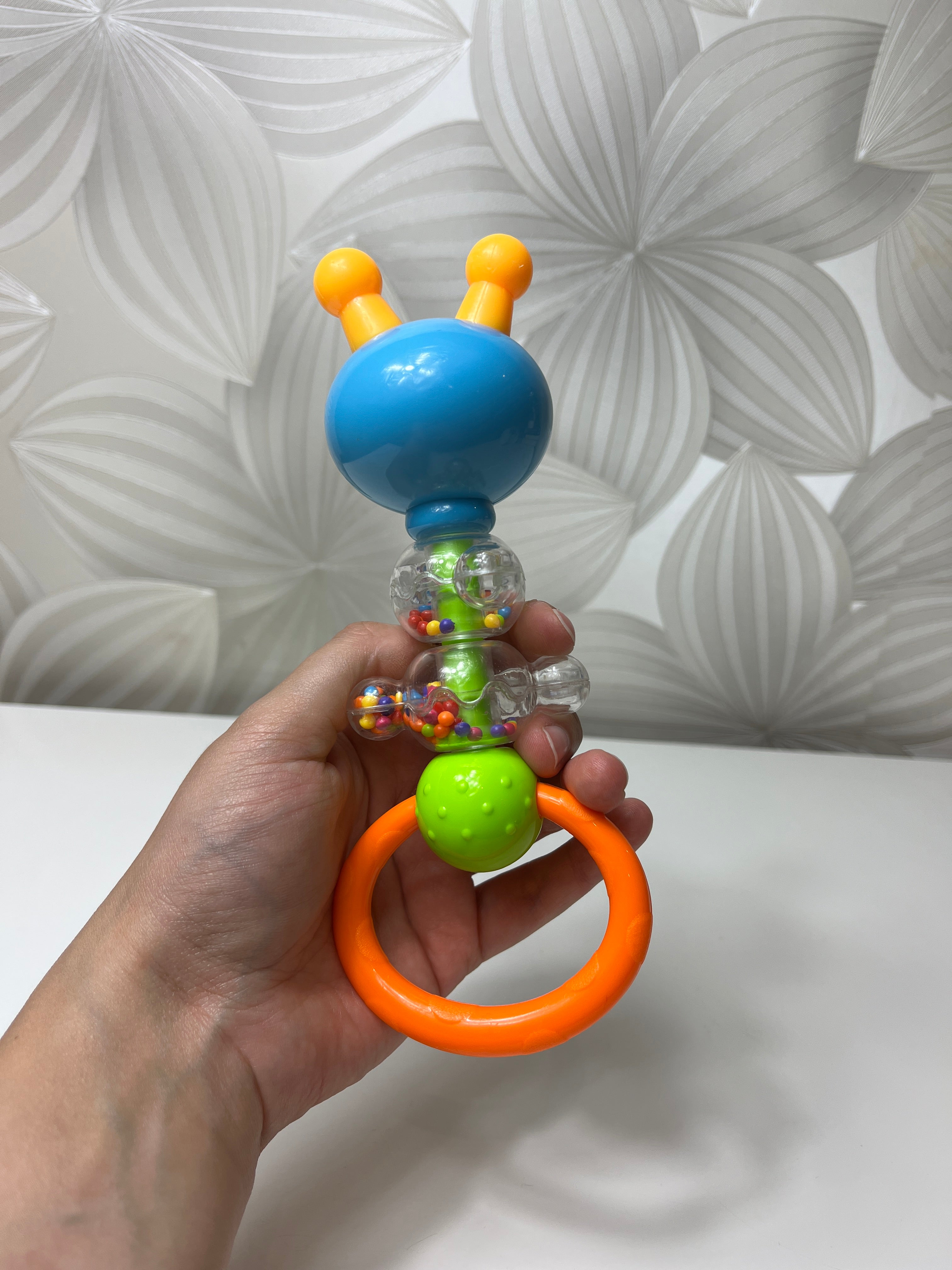 Vabalėlio barškutis su rutuliukais