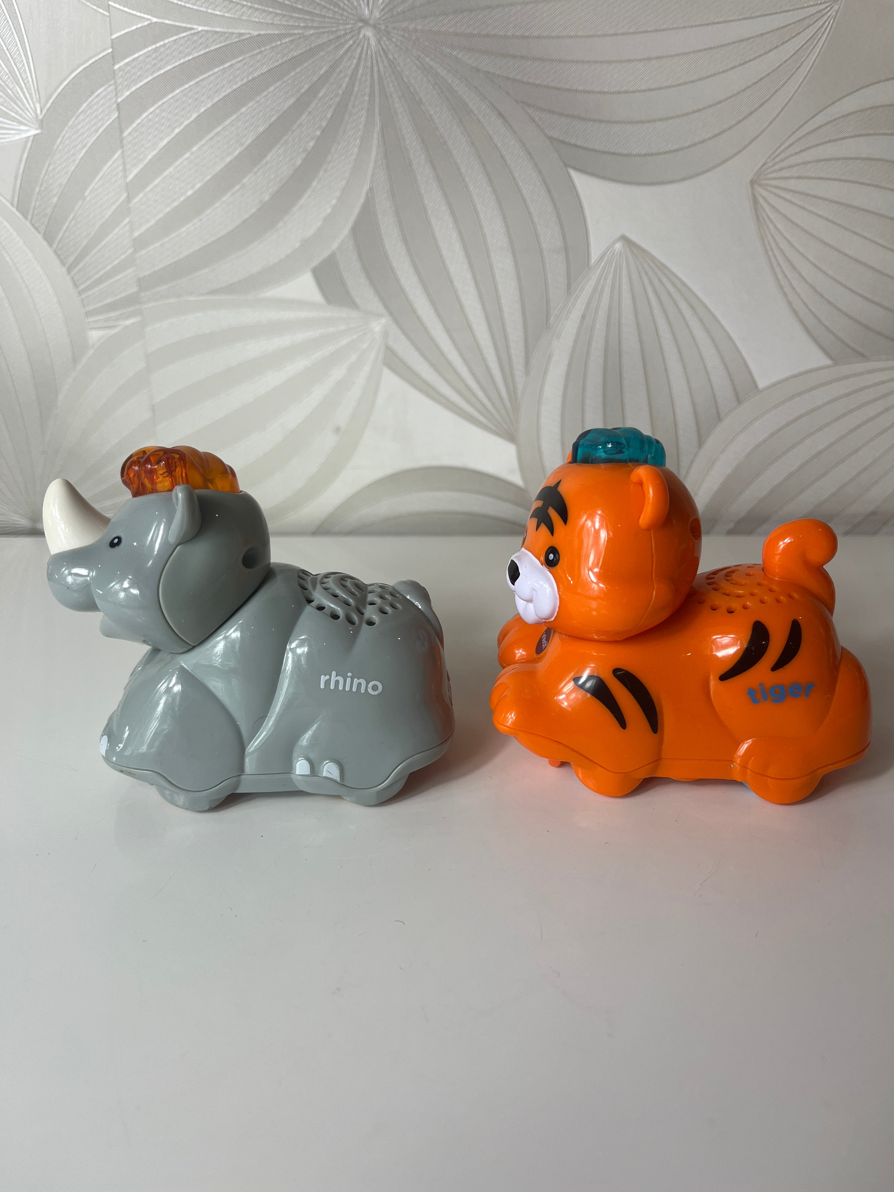 Mažylių žaislai „VTech Toot-Toot Animals“ tigras ir raganosis