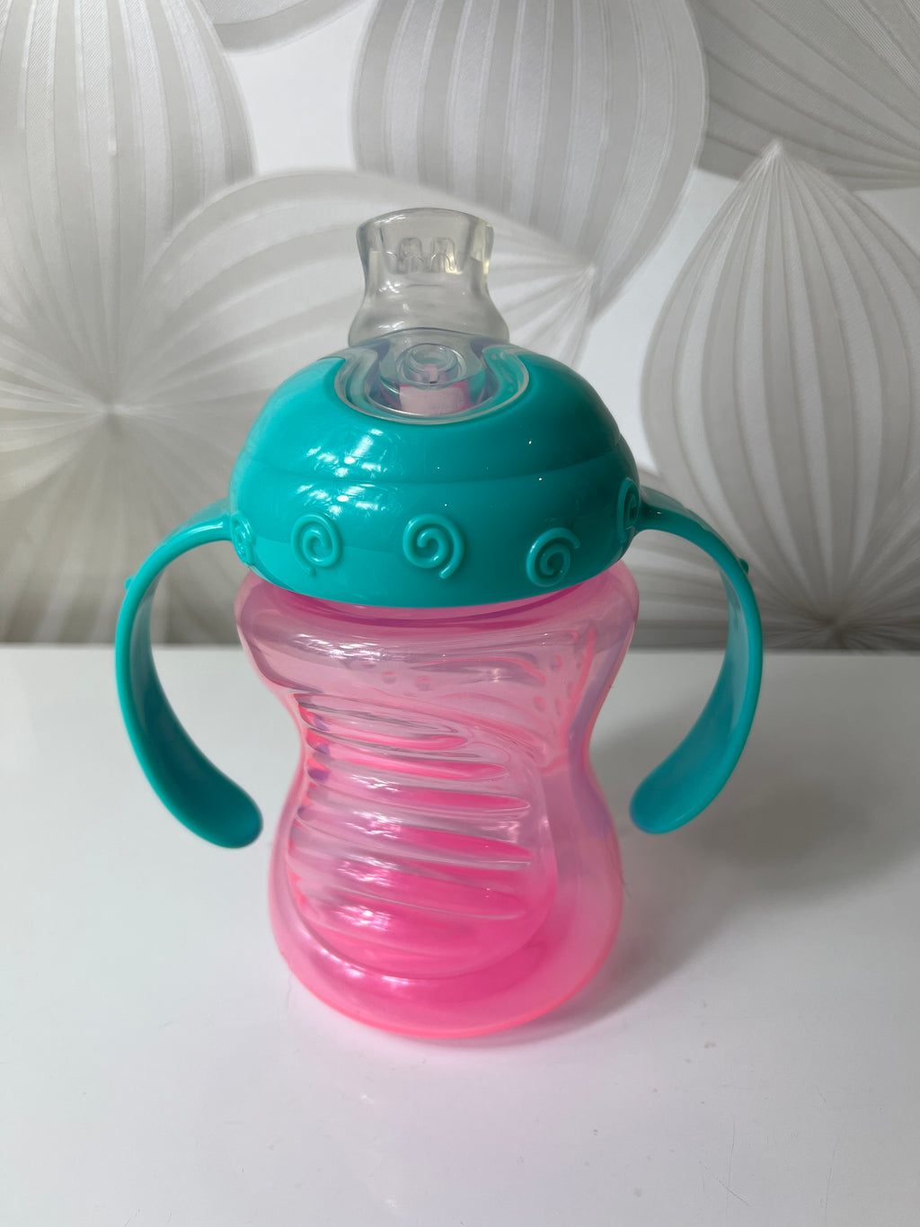 Vaikiška gertuvė su rankenomis „Nuby“