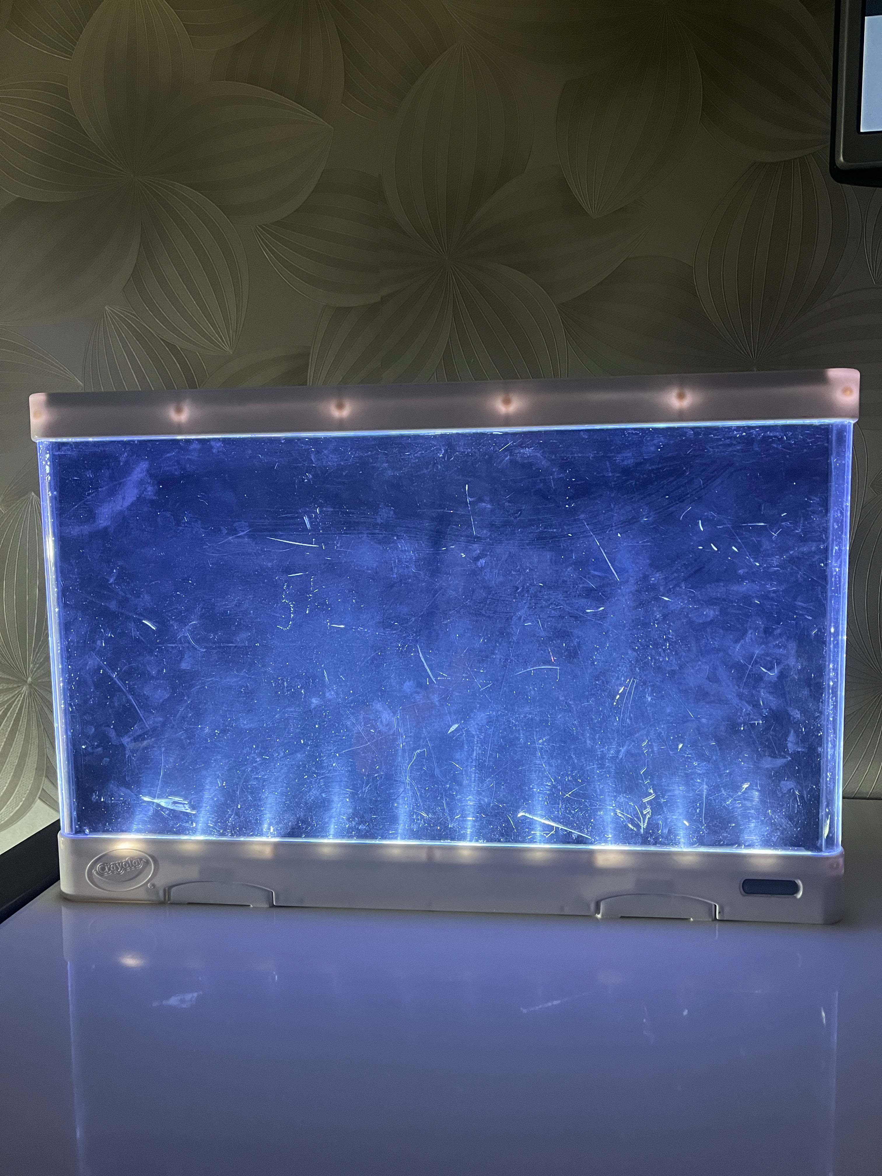 Šviečianti piešimo lenta „Crayola Glow Board“