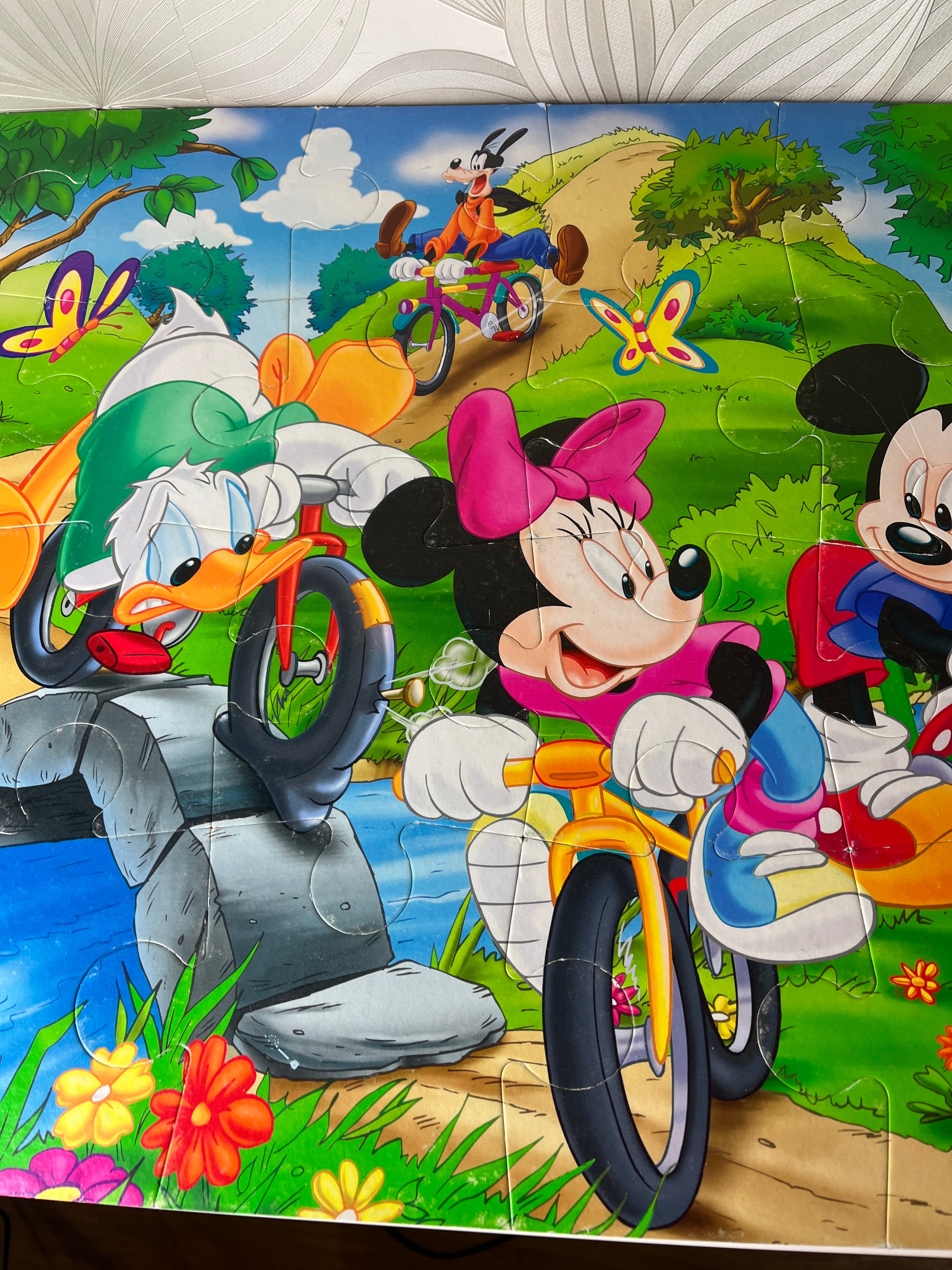 Clementoni „SuperColor MAXI“ dėlionė su Mickey Mouse, Minnie Mouse, Pluto ir Donald Duck