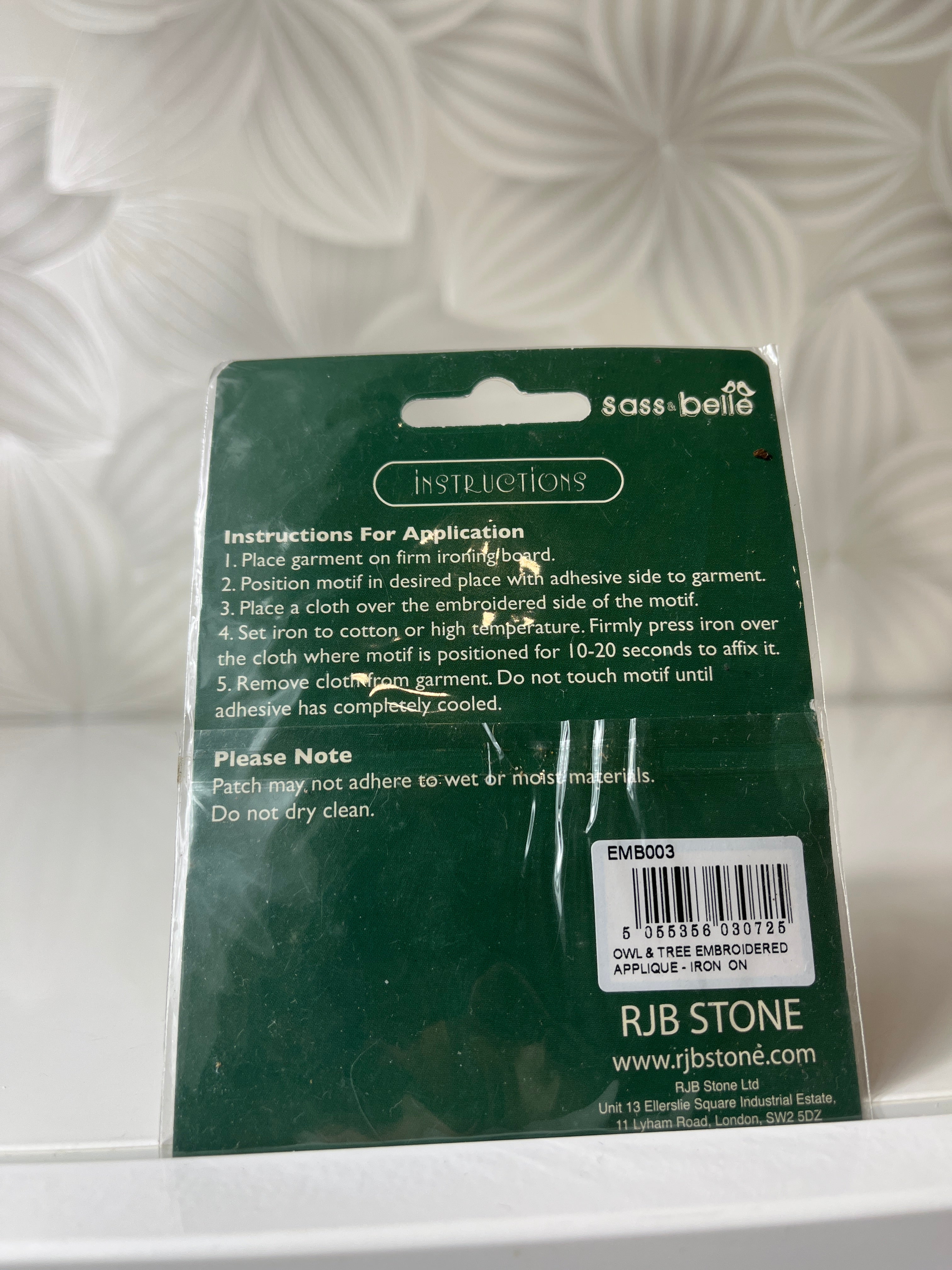 Siuvinėtos aplikacijos „Sass &amp; Belle“