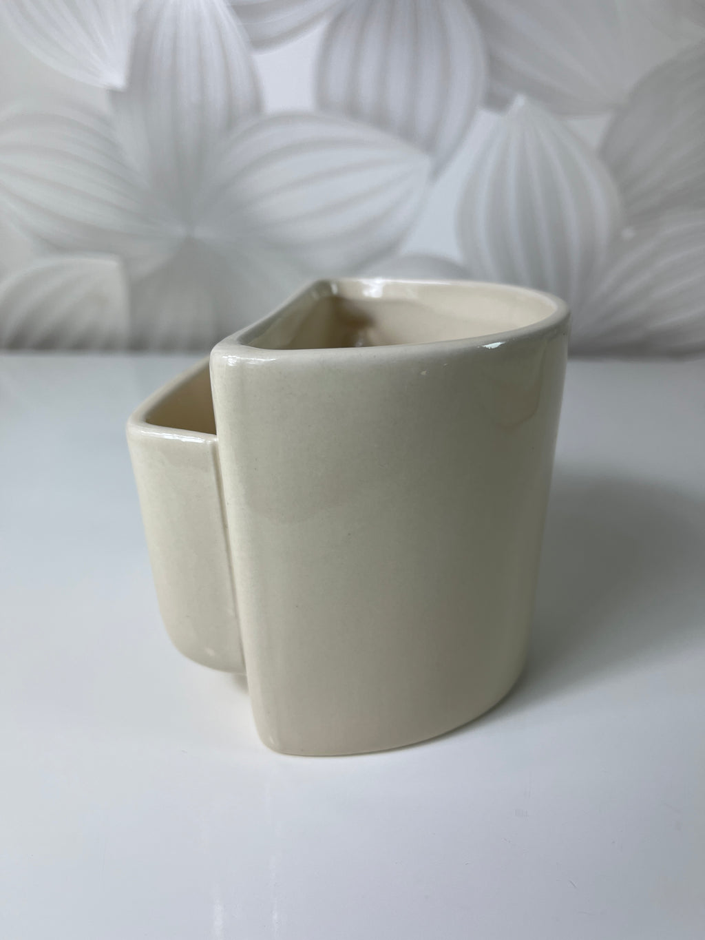 Puodelis su „Biscuit Pocket“ (kišenėle sausainiui)