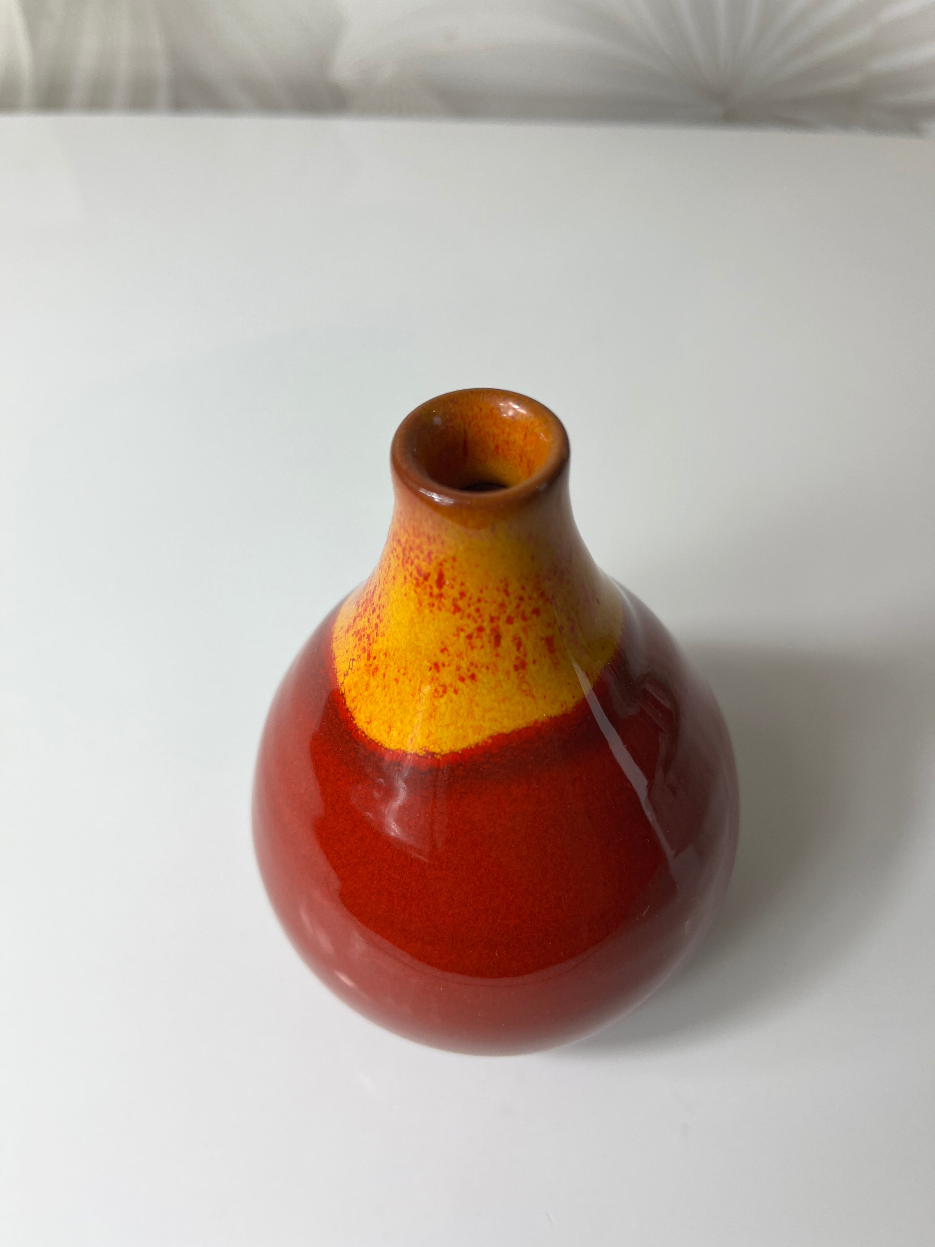 Keraminė vazelė (raudona-geltona)