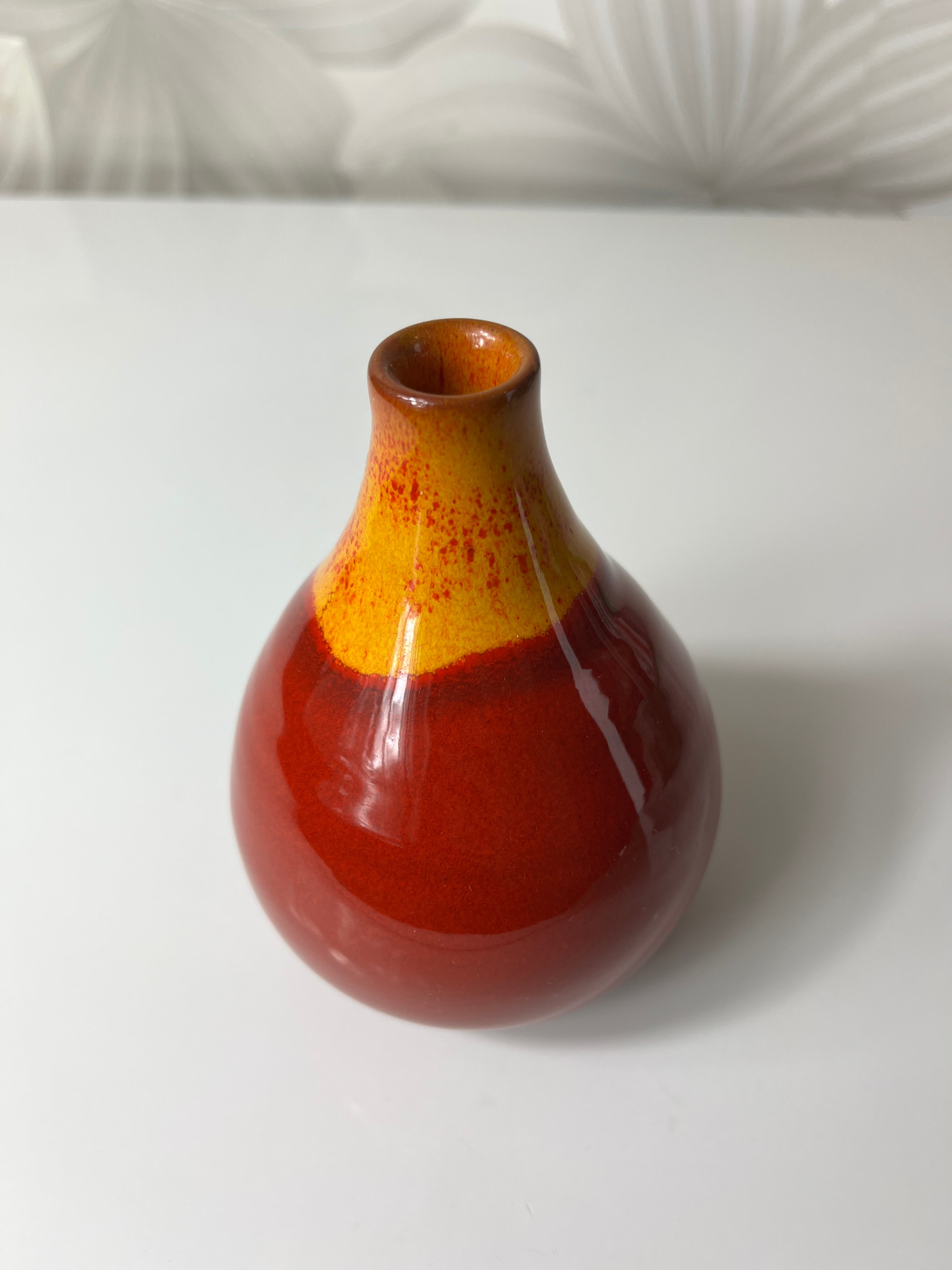 Keraminė vazelė (raudona-geltona)