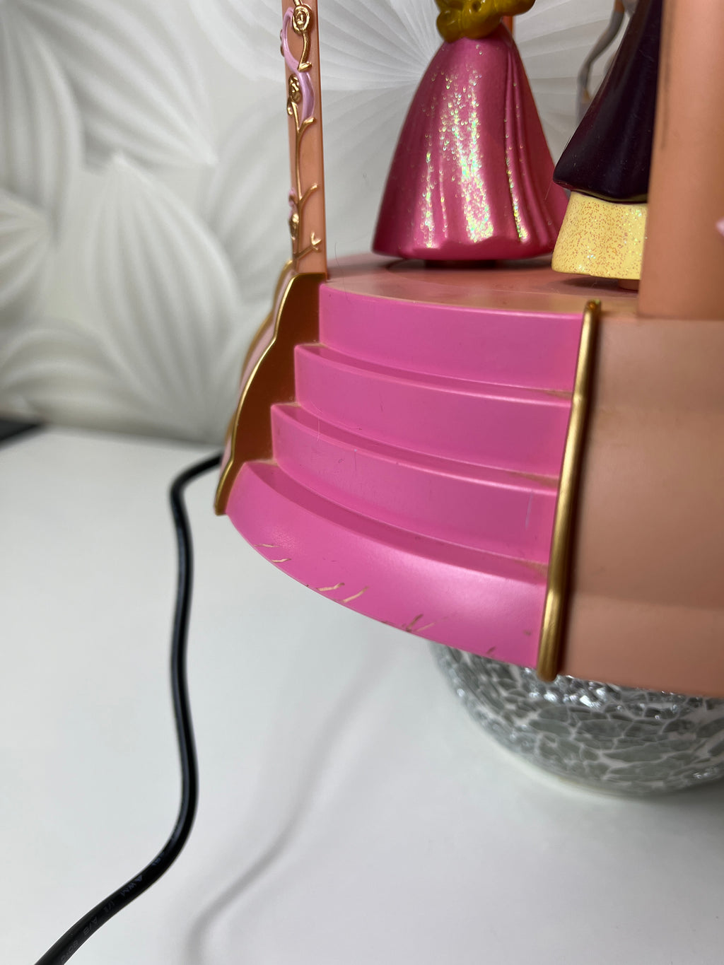 Vintažinė muzikinė lempa su Disney princesėmis