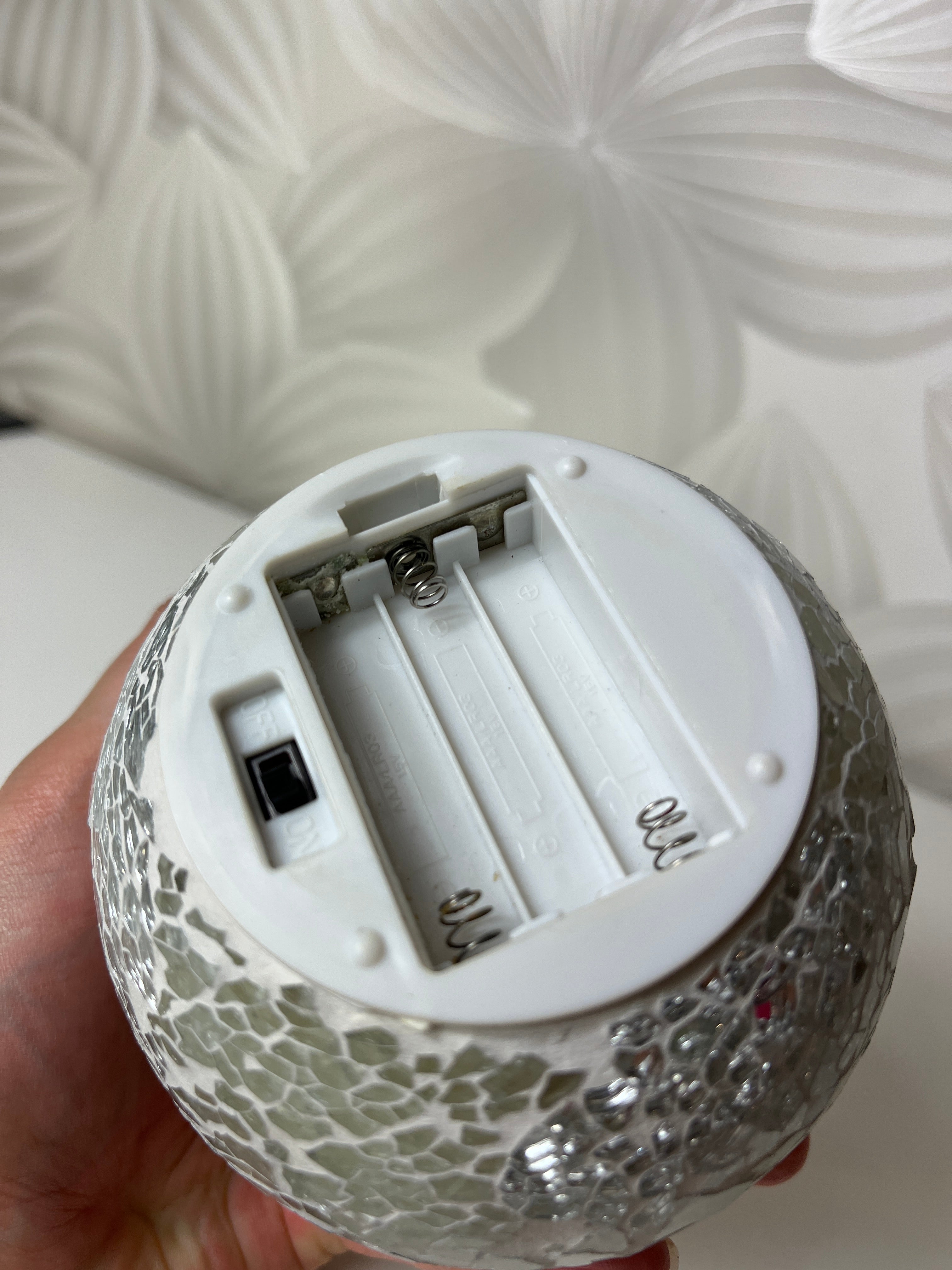 Įdomi dirbtinė žvakė (su vašku viduje)