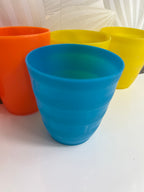 Spalvotų plastikinių stiklinių rinkinys (5 vnt.)