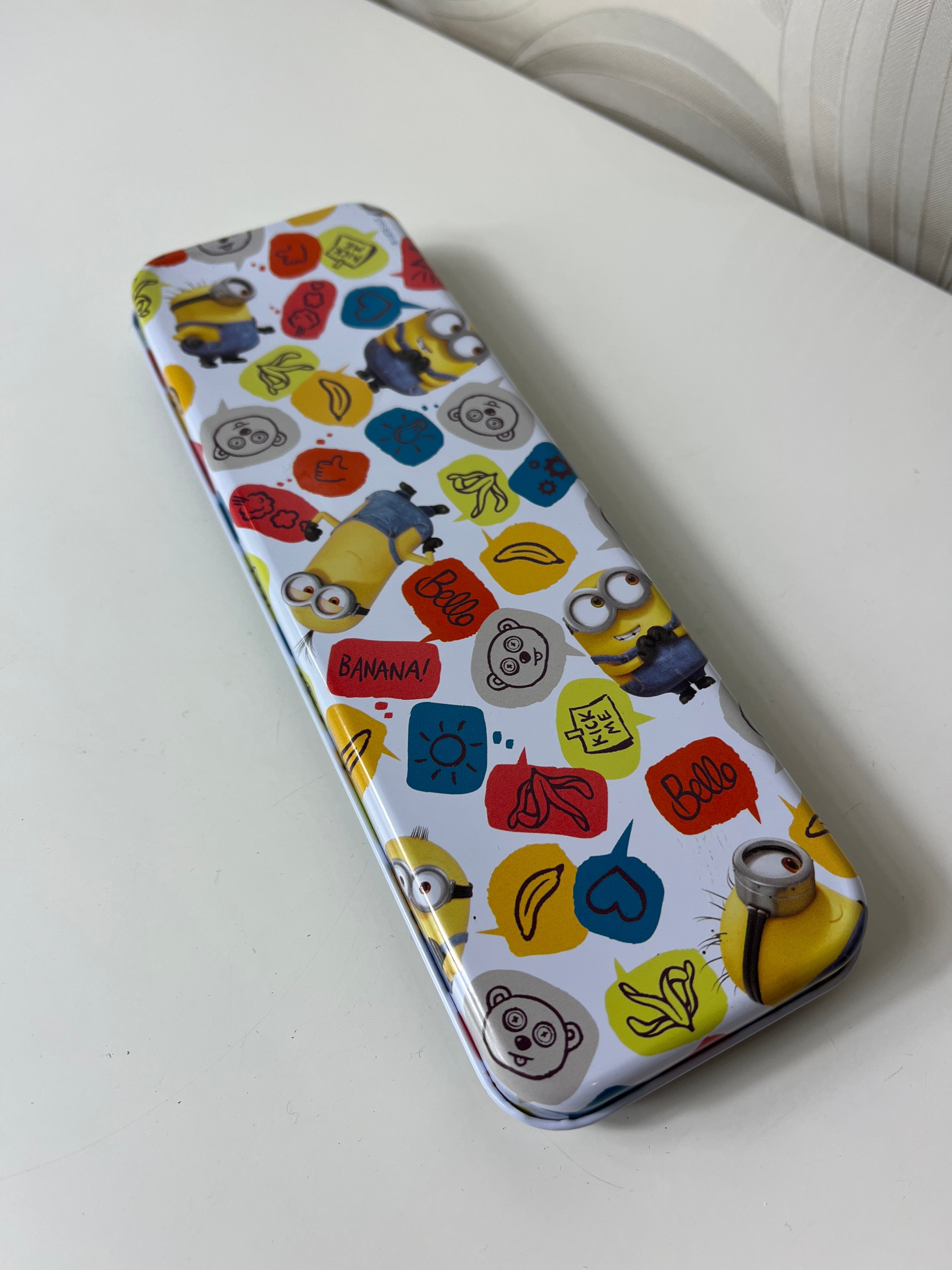 Pieštukų laikymo dėžutė su „Minions“