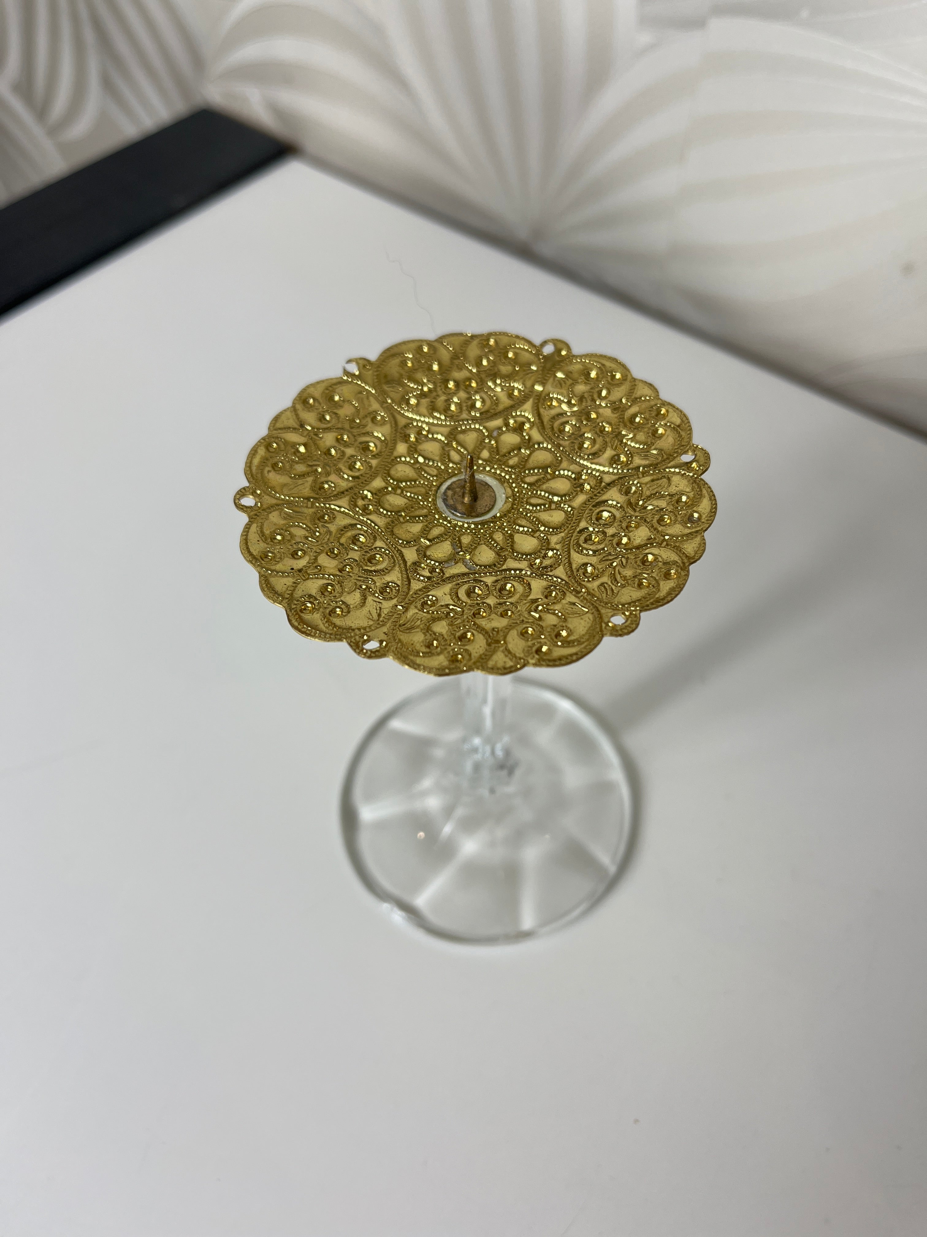 Vintažinis žvakės laikiklis su detaliu dizainu