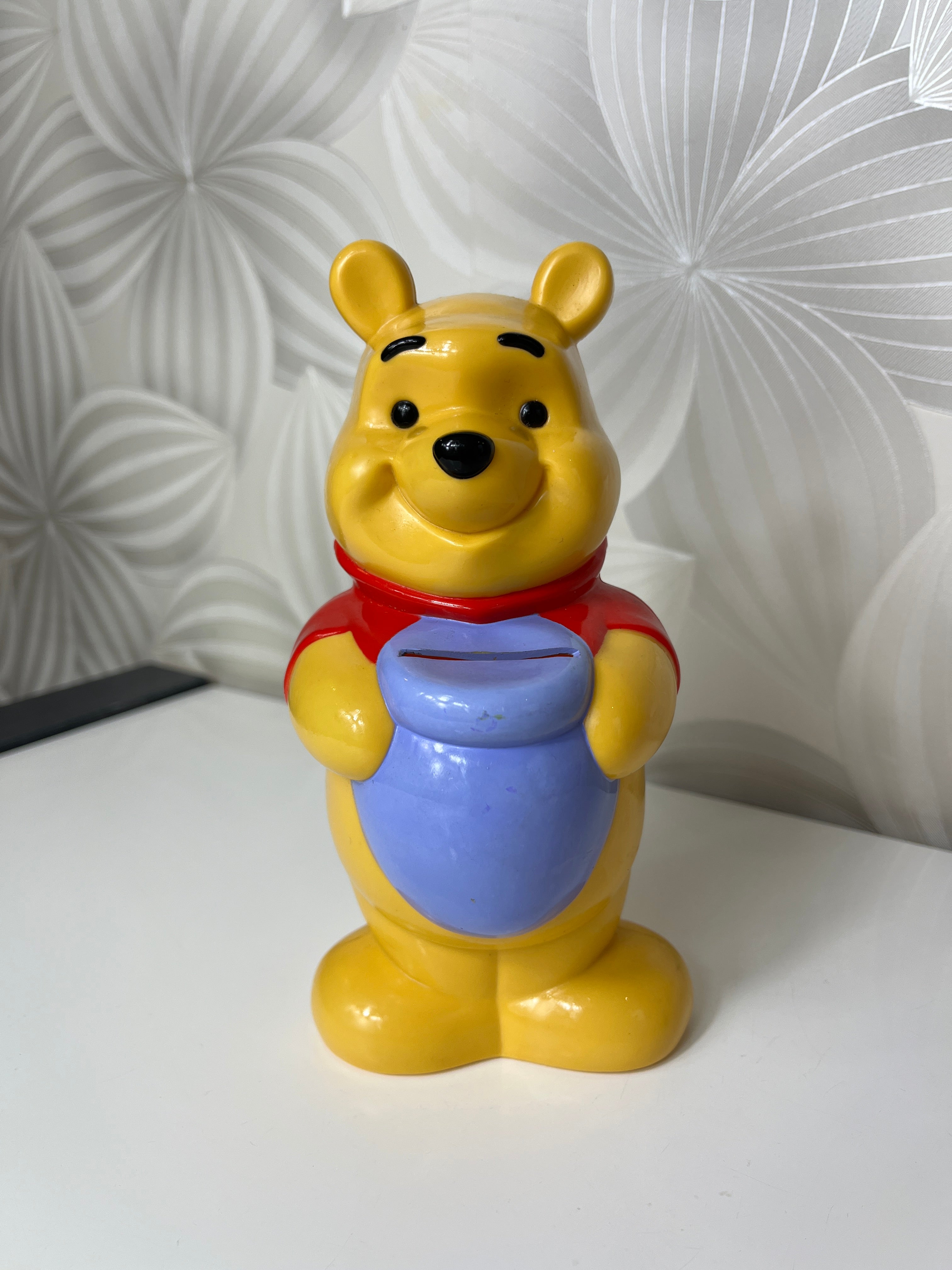 Plastikinė Mikė Pūkuotuko taupyklė – dekoracija