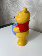 Plastikinė Mikė Pūkuotuko taupyklė – dekoracija