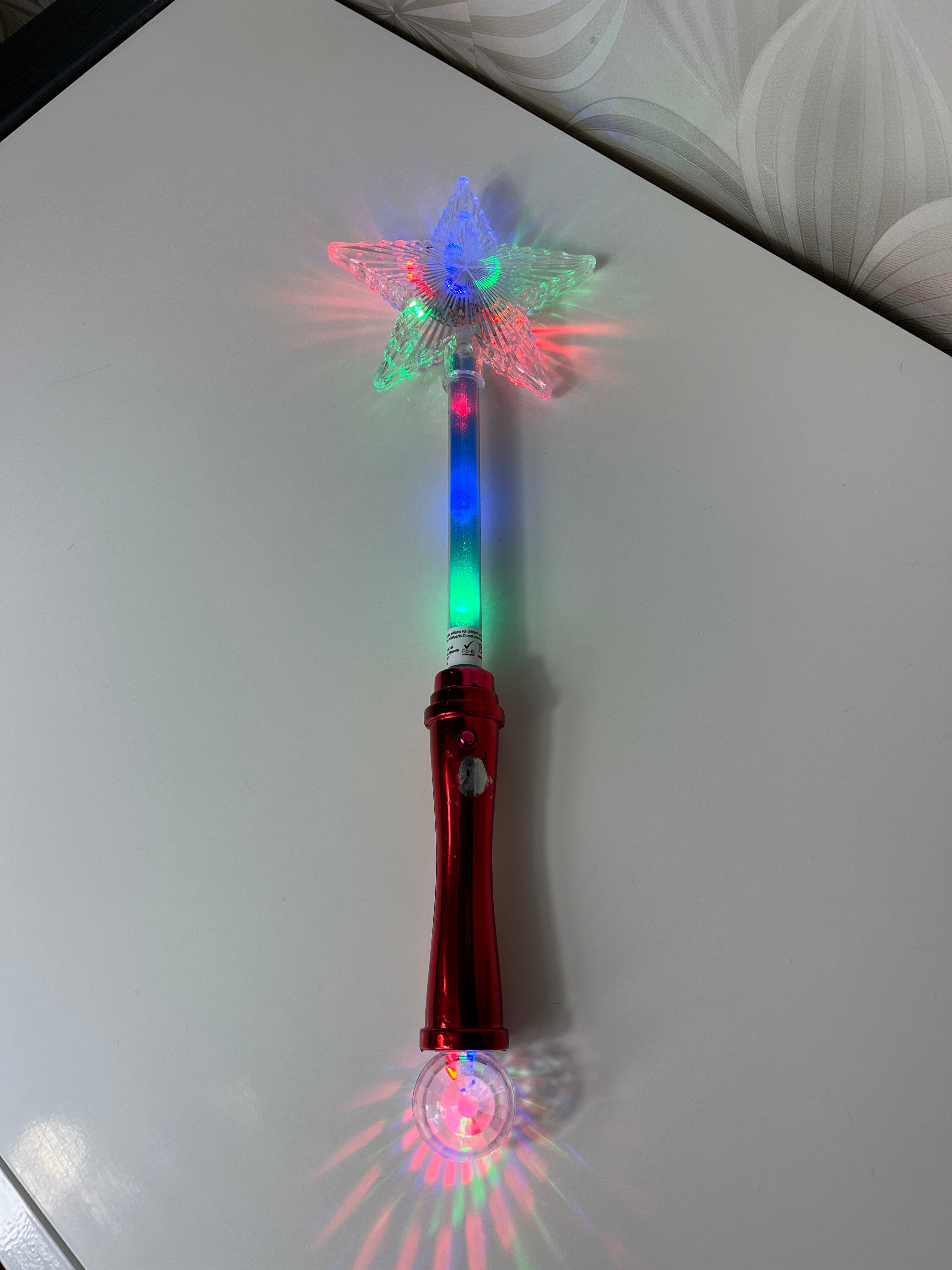 Šviečianti ir žybsinti lazdelė