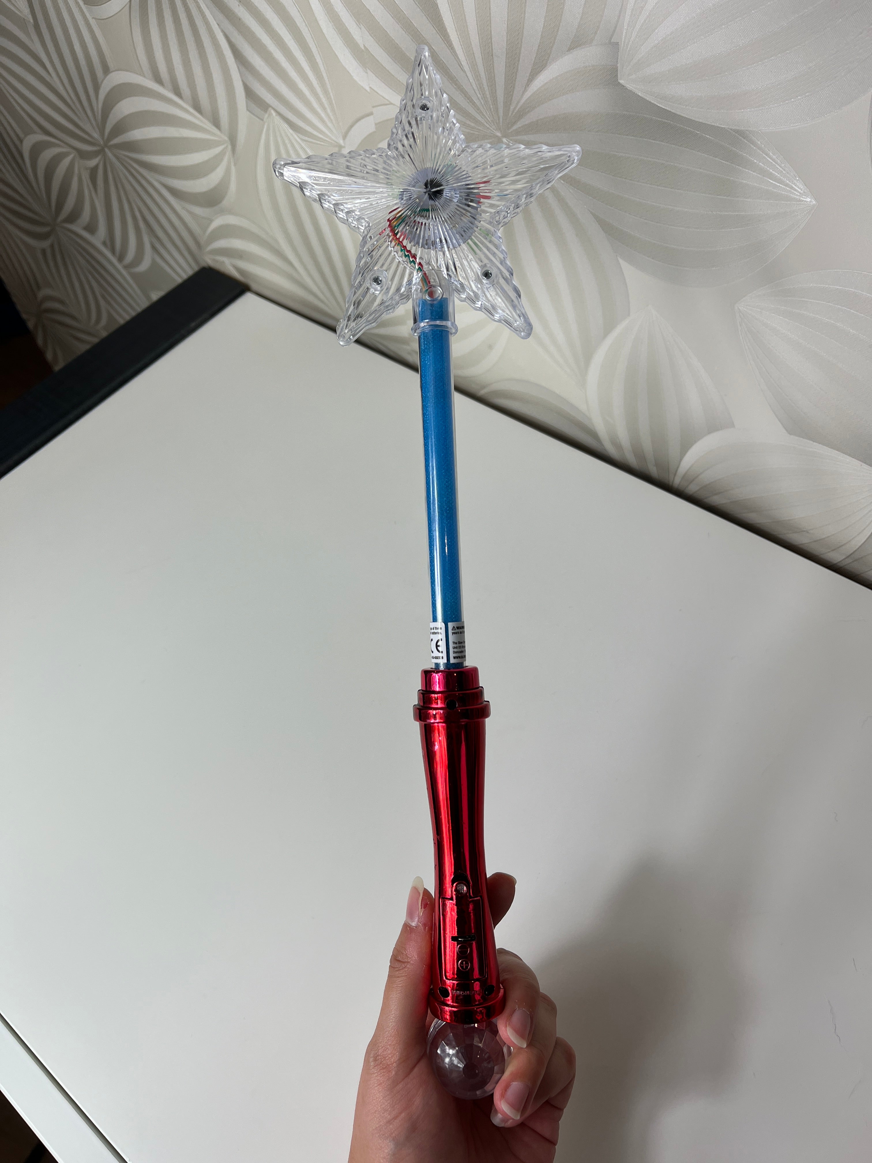 Šviečianti ir žybsinti lazdelė