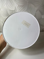 Baltas daiktų laikymo krepšelis