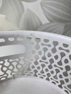 Baltas daiktų laikymo krepšelis