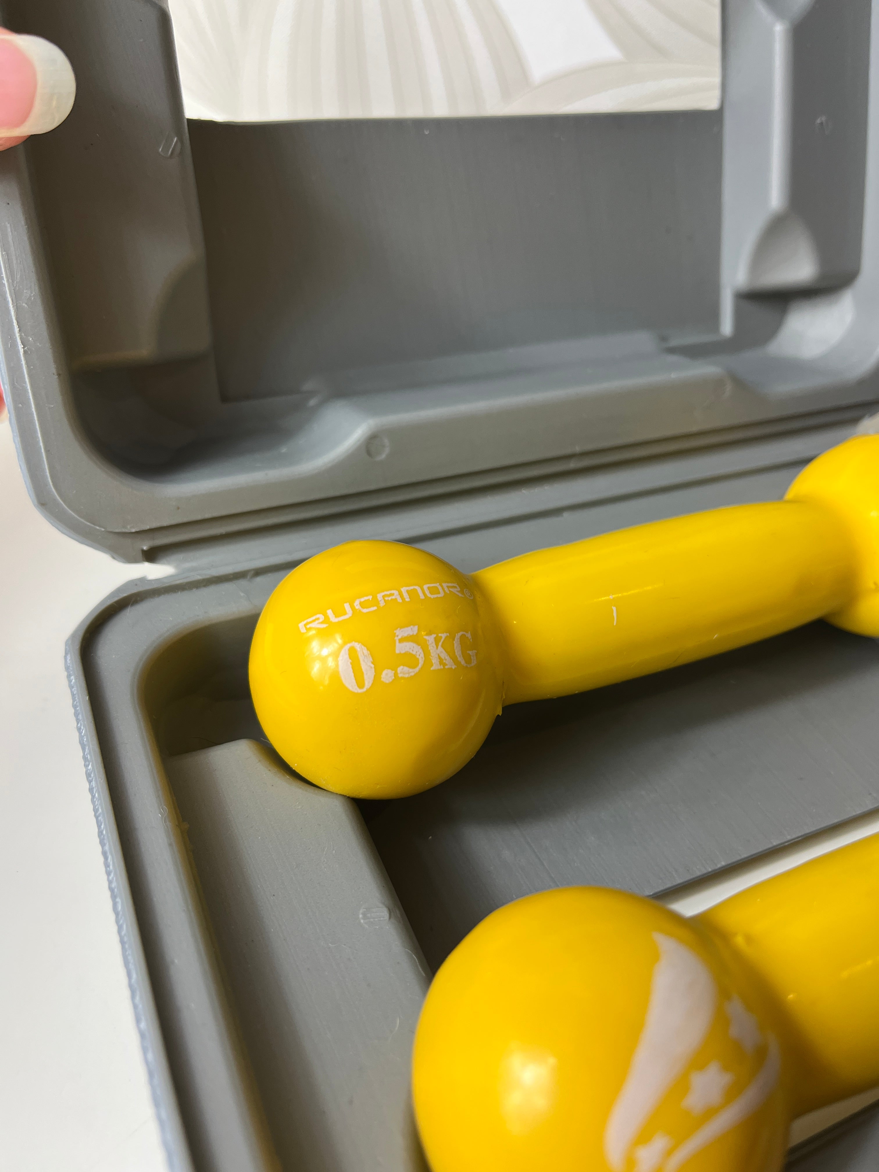 Geltonų svarmenų rinkinys su dėžute (2 x 0,5 kg)