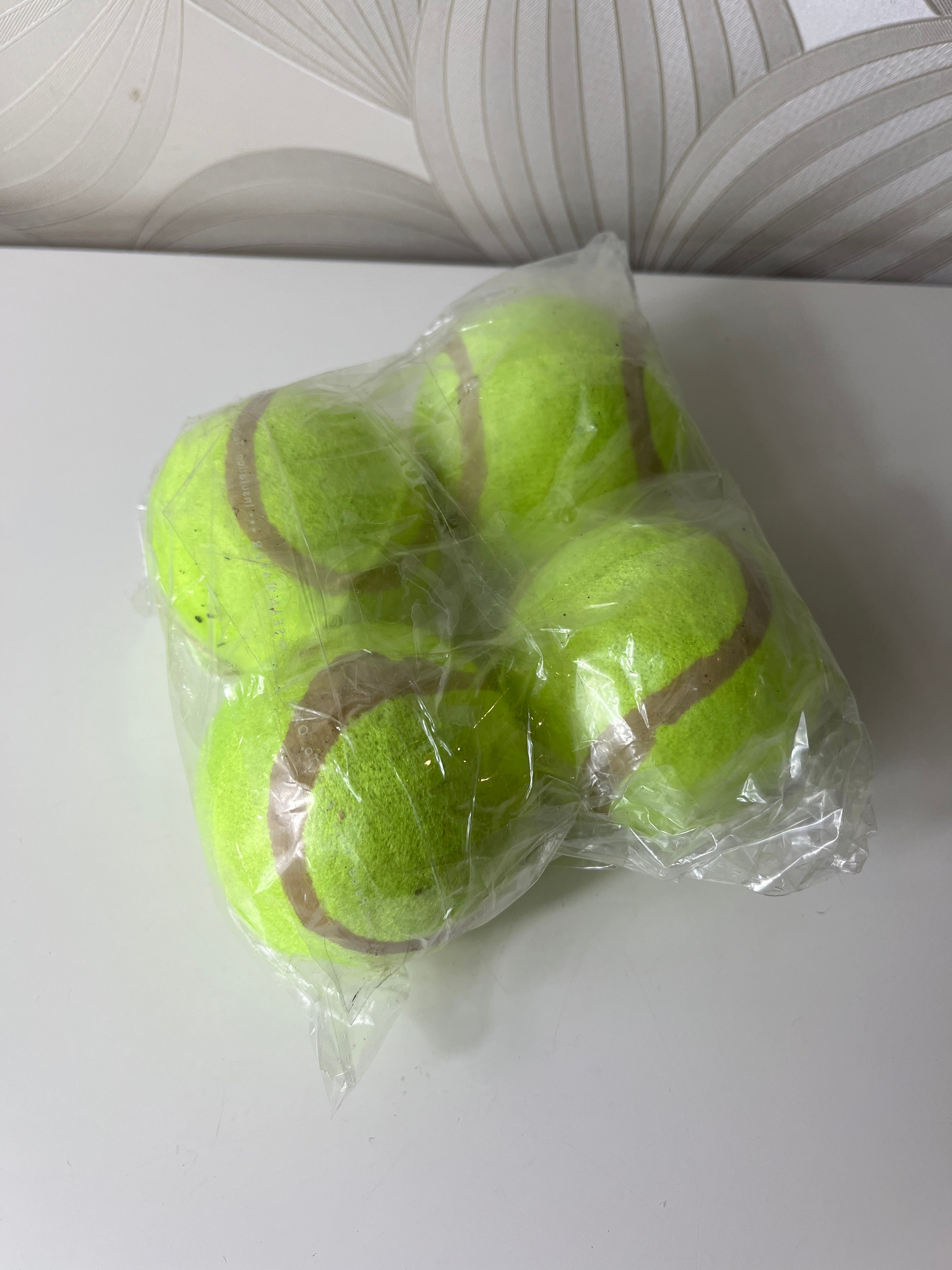 Teniso kamuoliukai (4 vnt.)