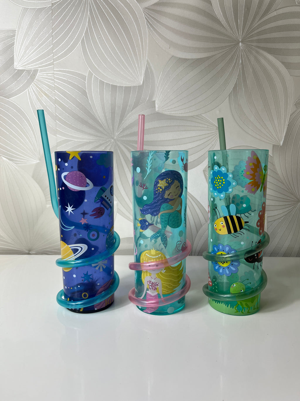 Vaikiškų puodelių – gertuvių rinkinys