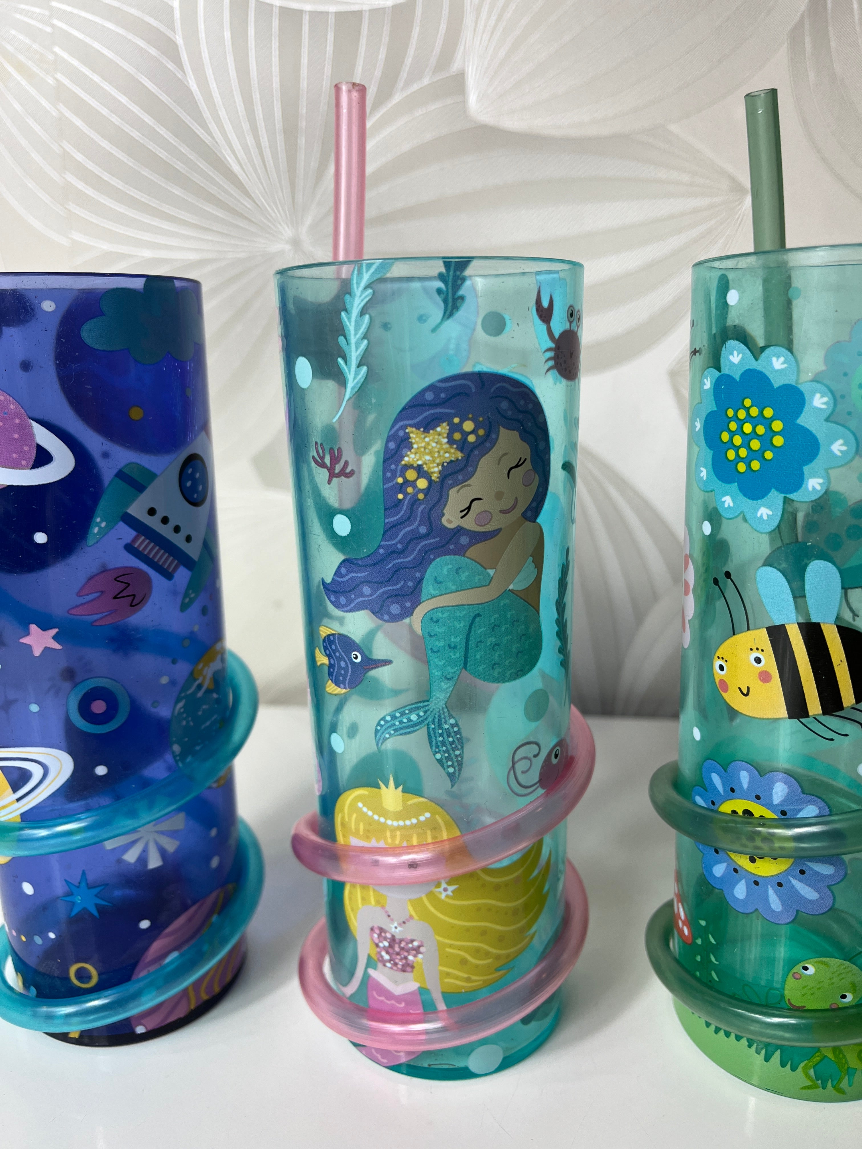 Vaikiškų puodelių – gertuvių rinkinys