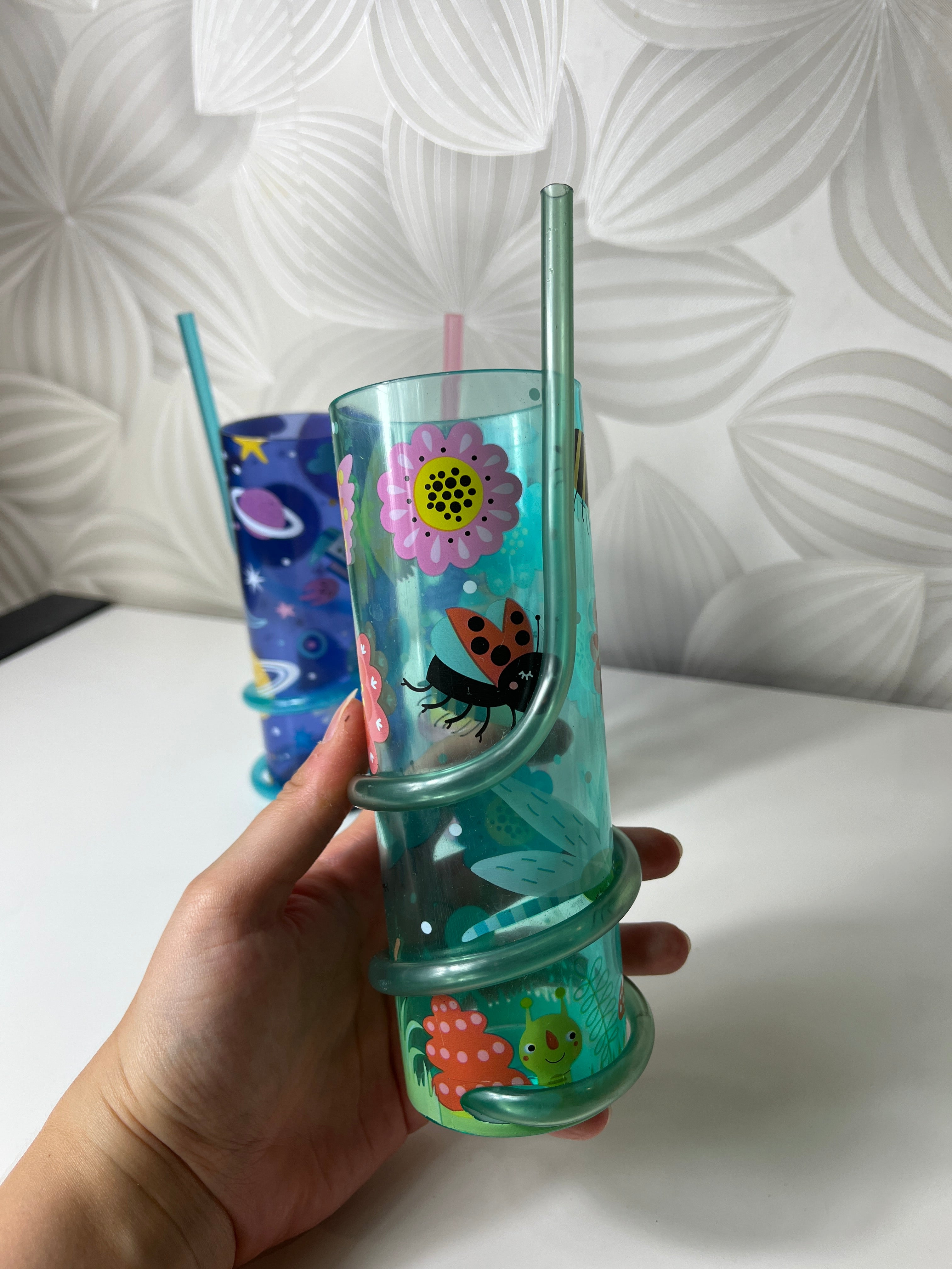 Vaikiškų puodelių – gertuvių rinkinys