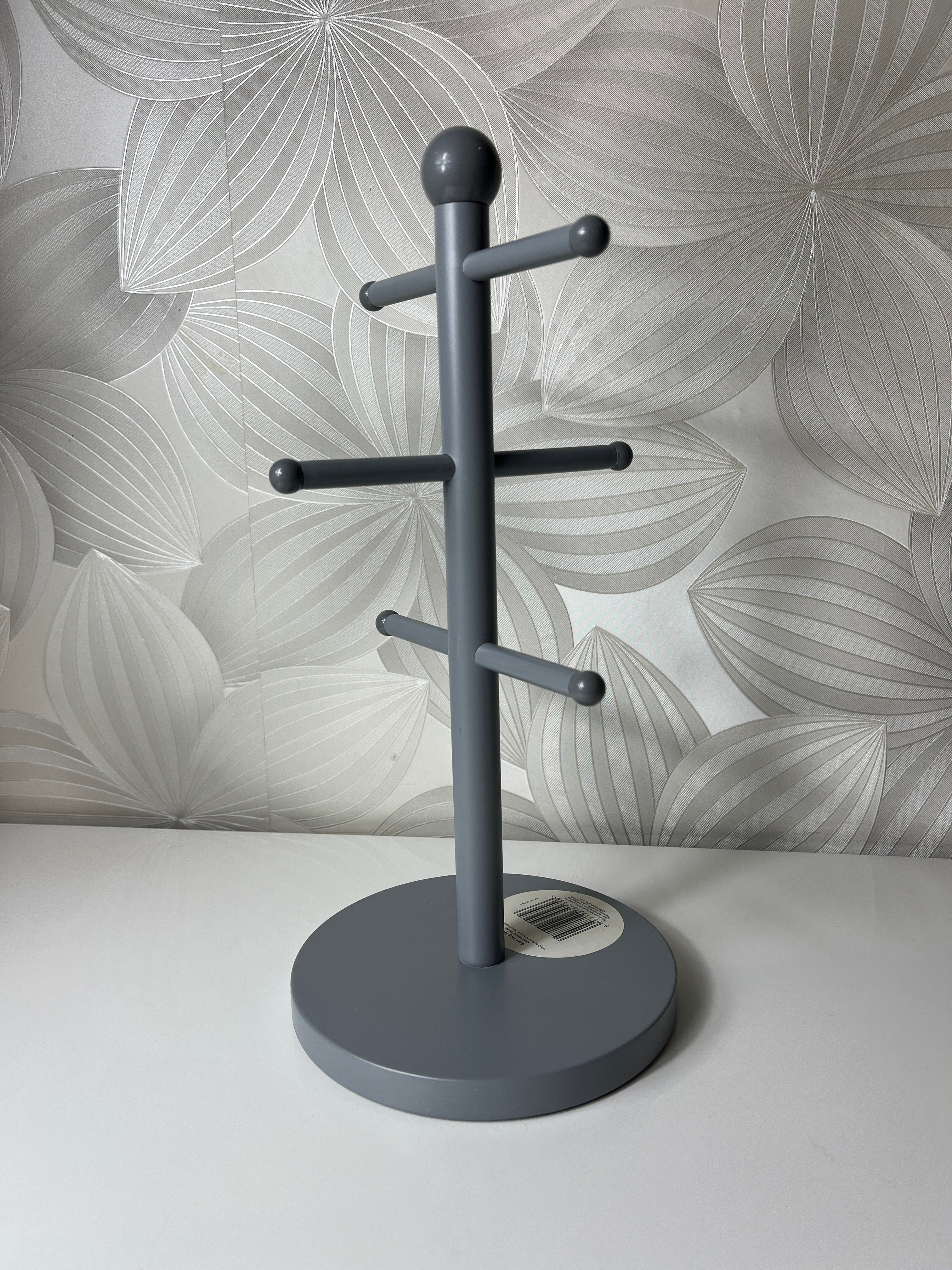 Pilkas stovas puodeliams laikyti ir kabinti
