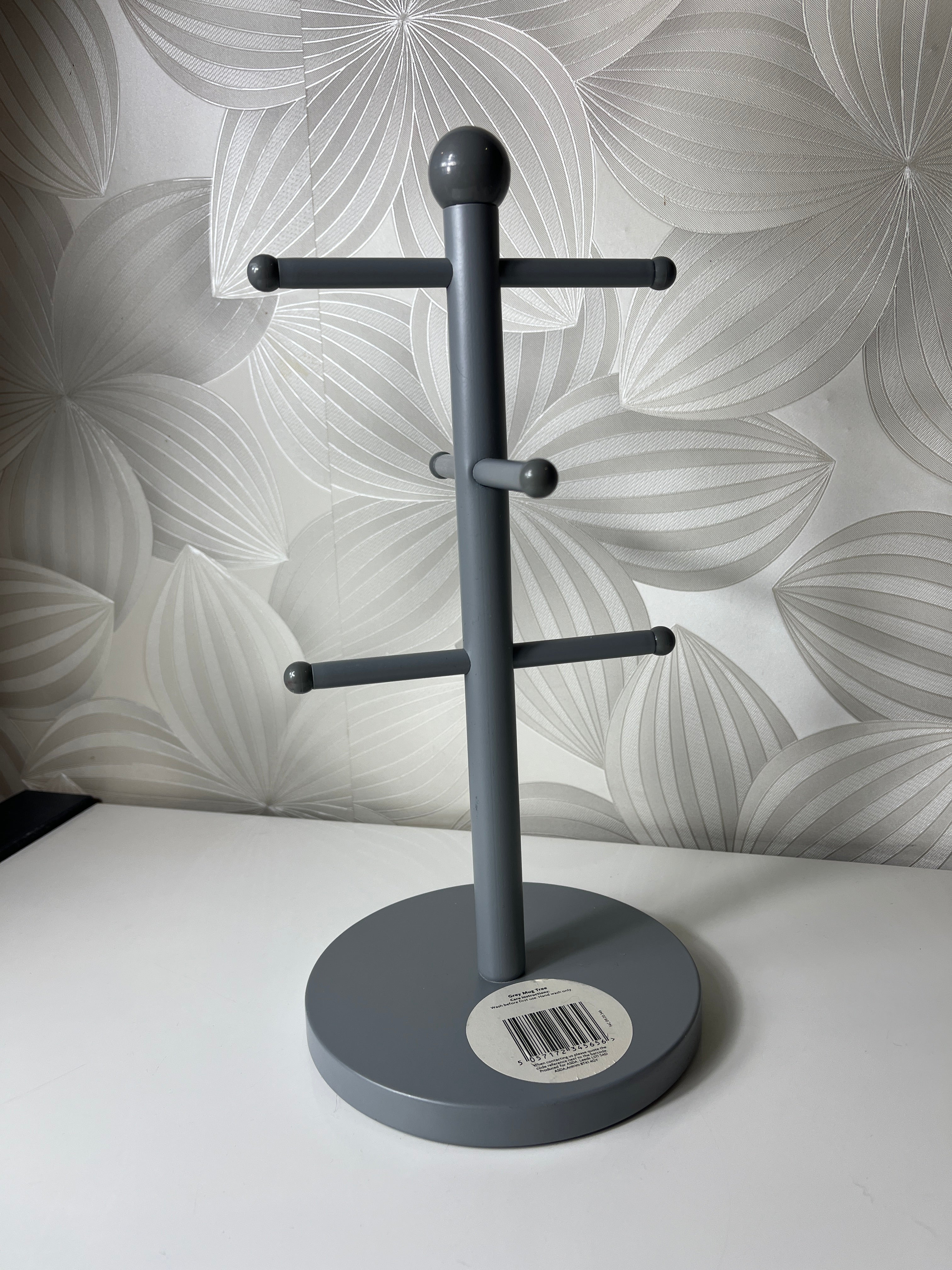 Pilkas stovas puodeliams laikyti ir kabinti