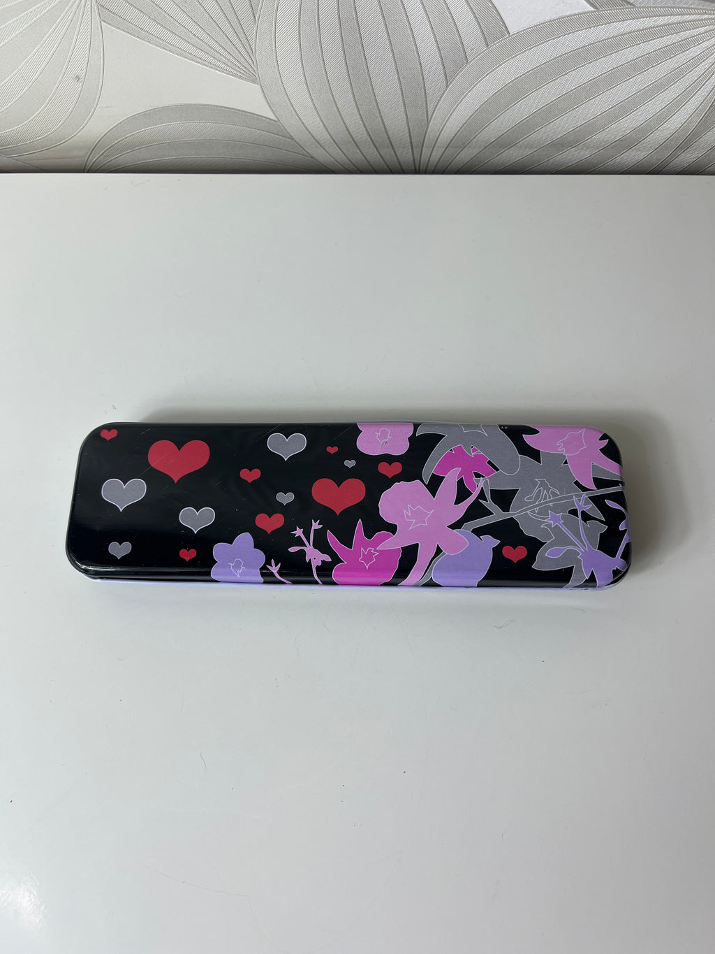 Metalinis dėklas su pieštuku, tušinuku ir liniuote