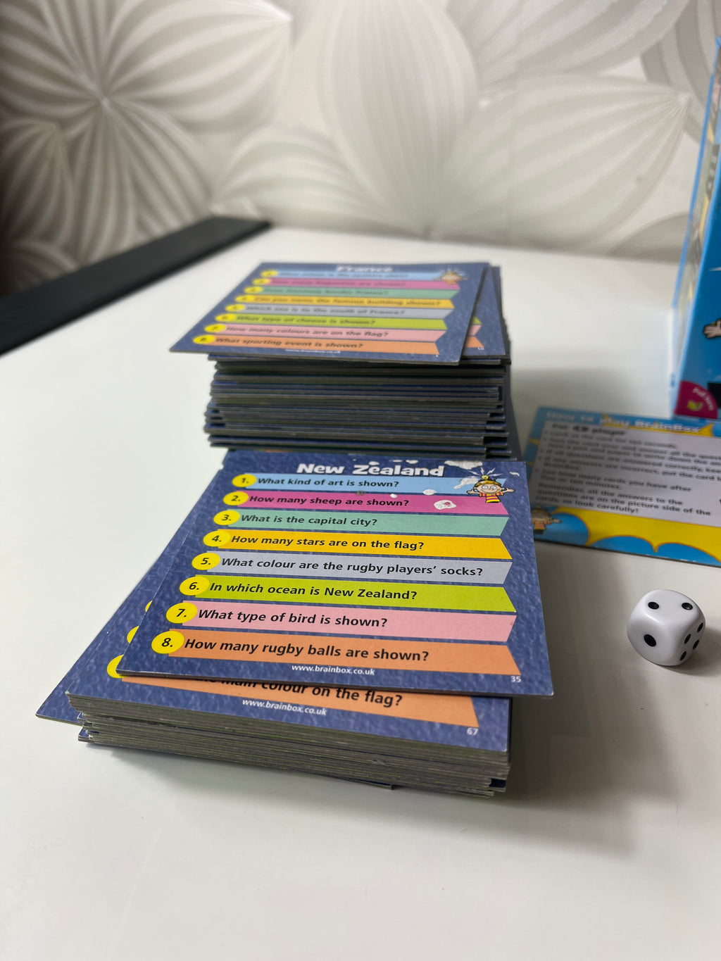 Lavinamasis stalo žaidimas vaikams ir šeimai „BrainBox: The World“