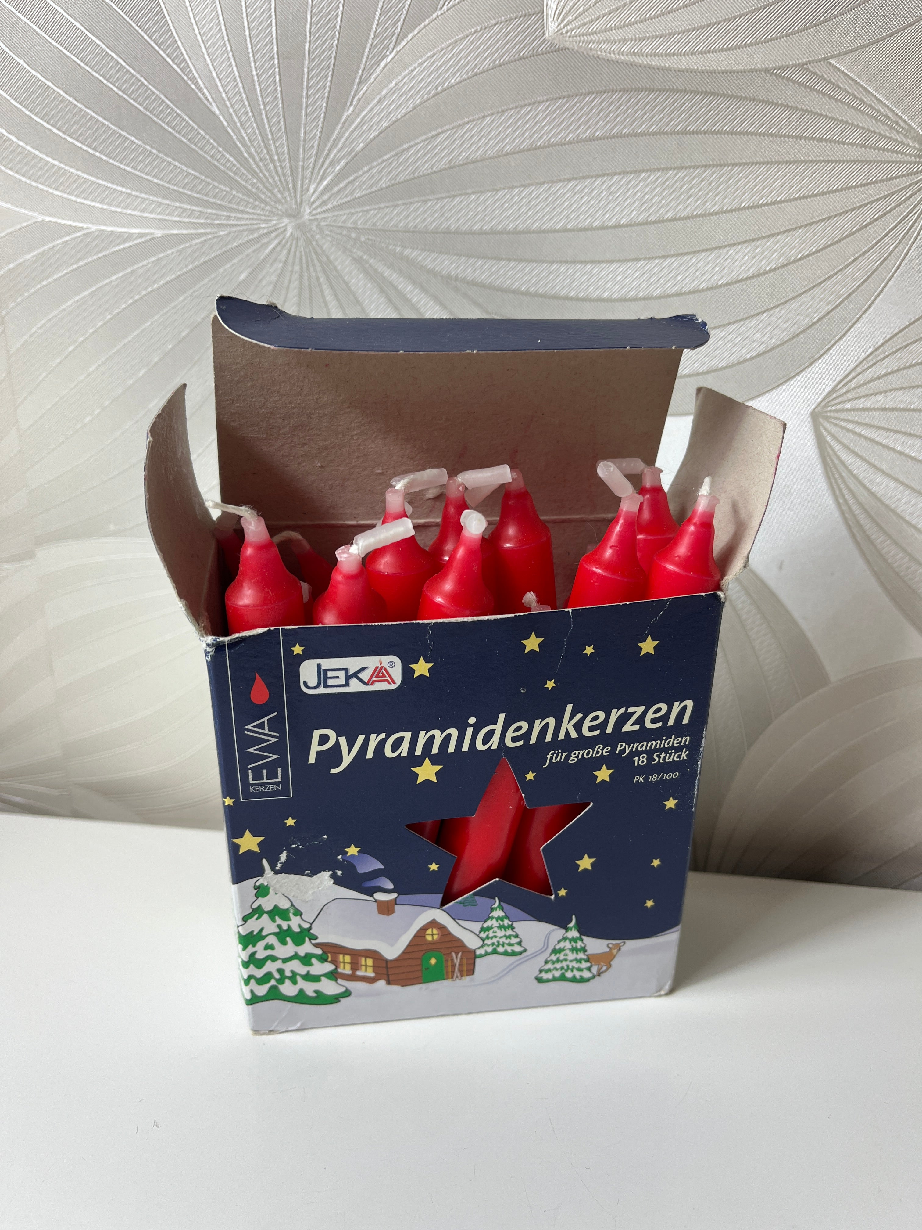 Kalėdinių piramidinių žvakių rinkinys (15 vnt.)