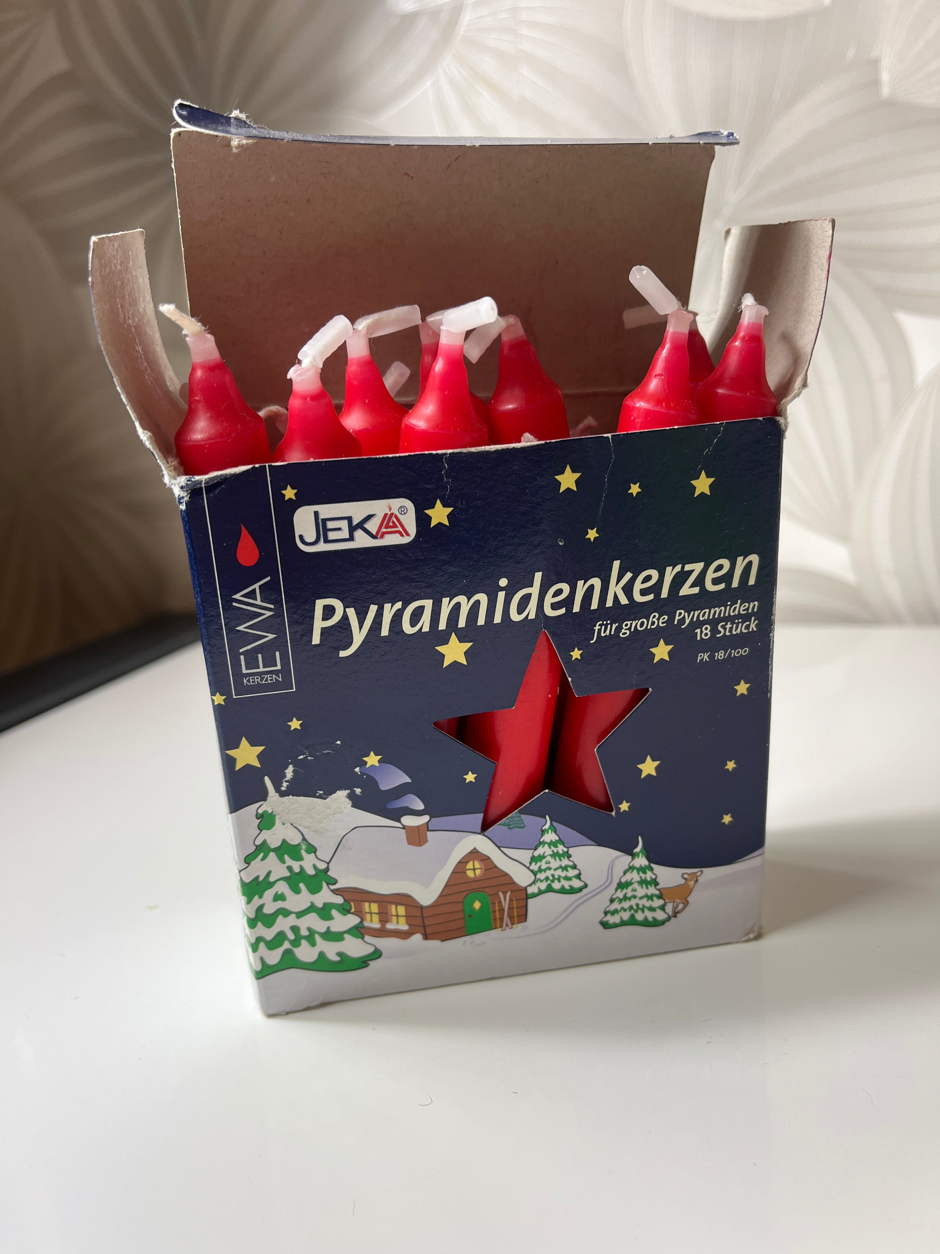 Kalėdinių piramidinių žvakių rinkinys (15 vnt.)