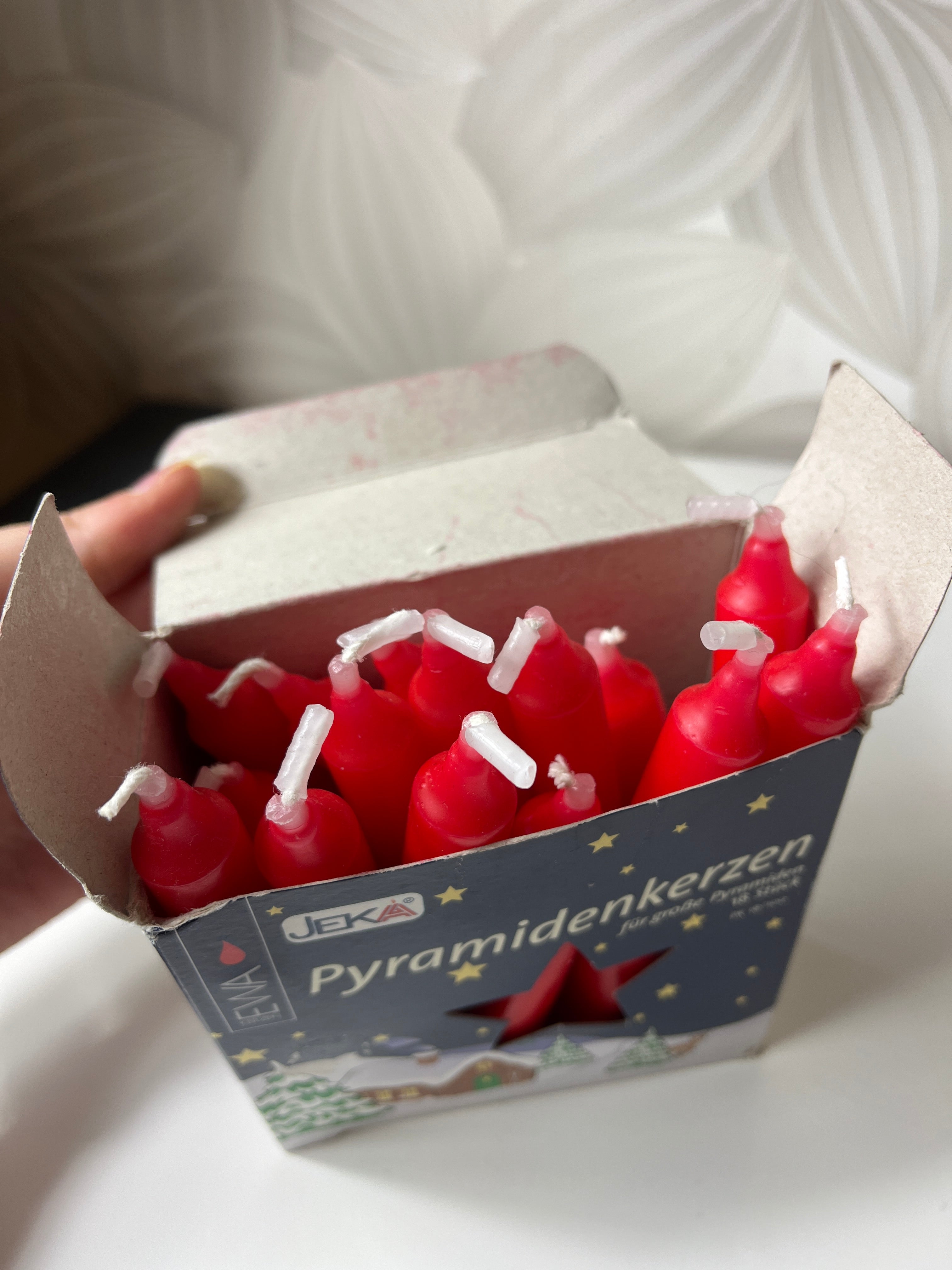 Kalėdinių piramidinių žvakių rinkinys (15 vnt.)