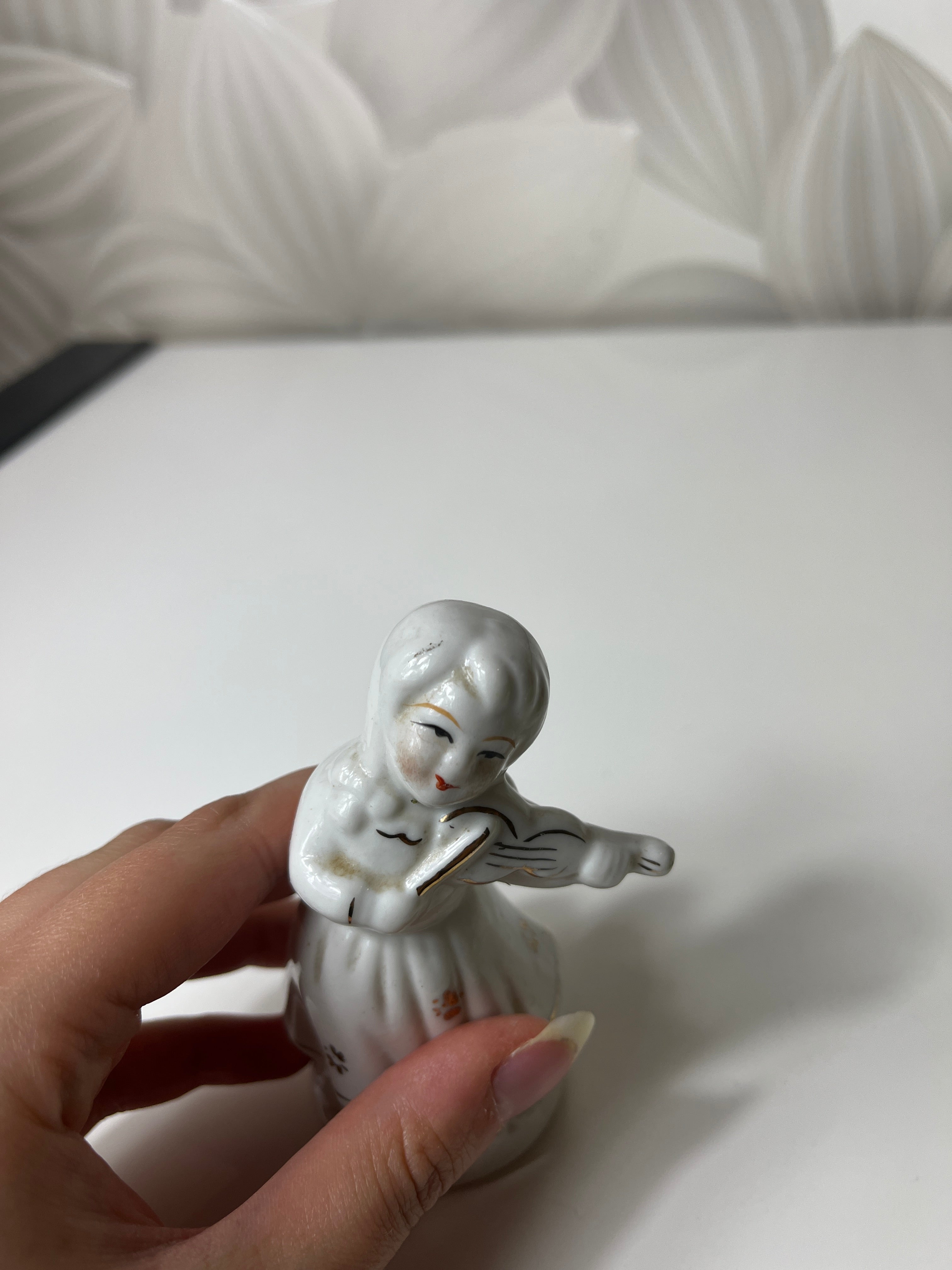 Vintažinė porcelianinė smuikininkės figūrėlė