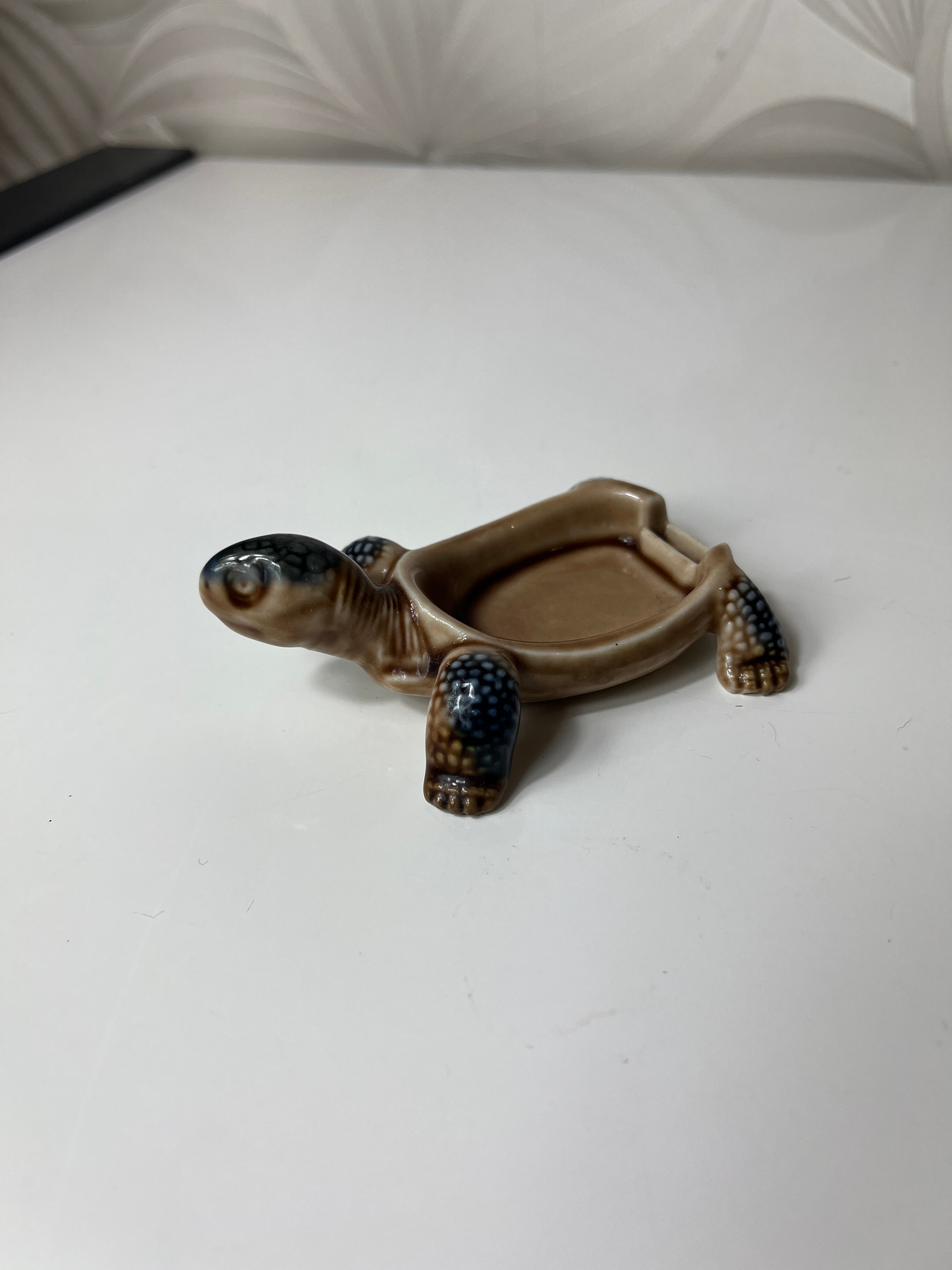 Vintažinis porcelianinis „Wade Porcelain“ vėžlys smulkmenoms laikyti