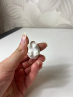 Maža keramikinė kiaulytė