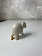 Balta dramblio figūrėlė