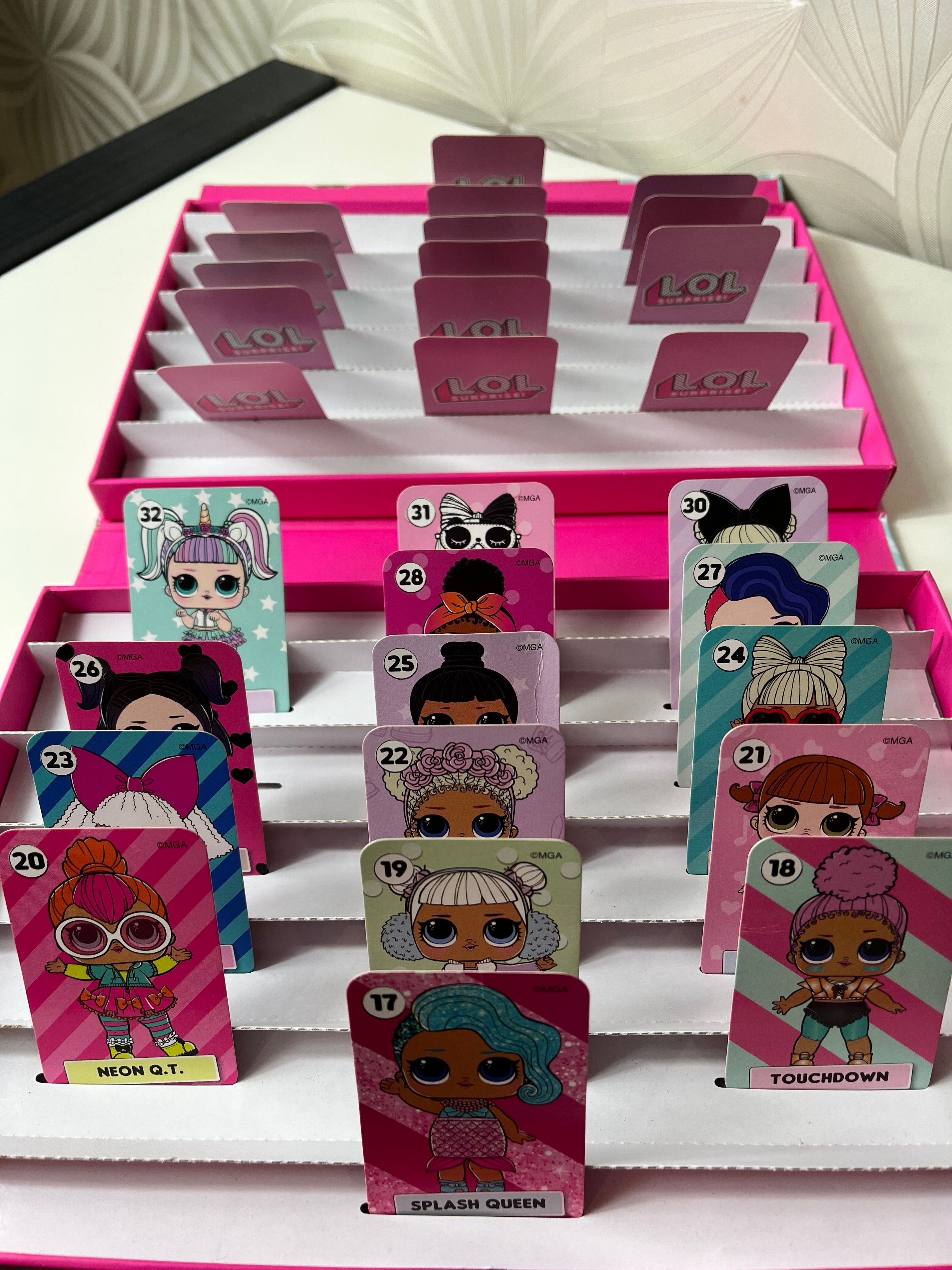 Stalo žaidimo L.O.L. Surprise rinkinys