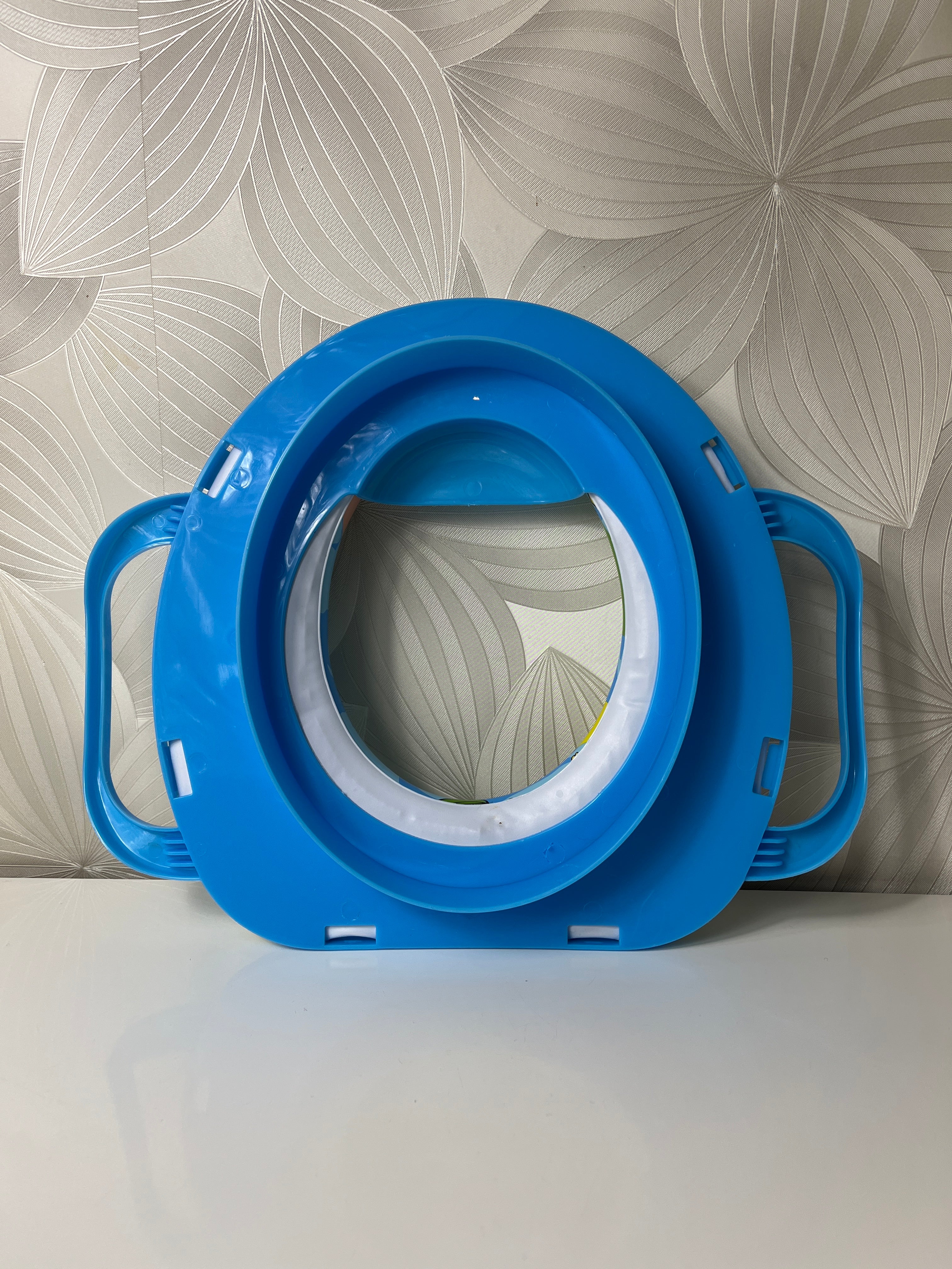 Tualeto dangtis vaikui su gyvūnų piešiniais