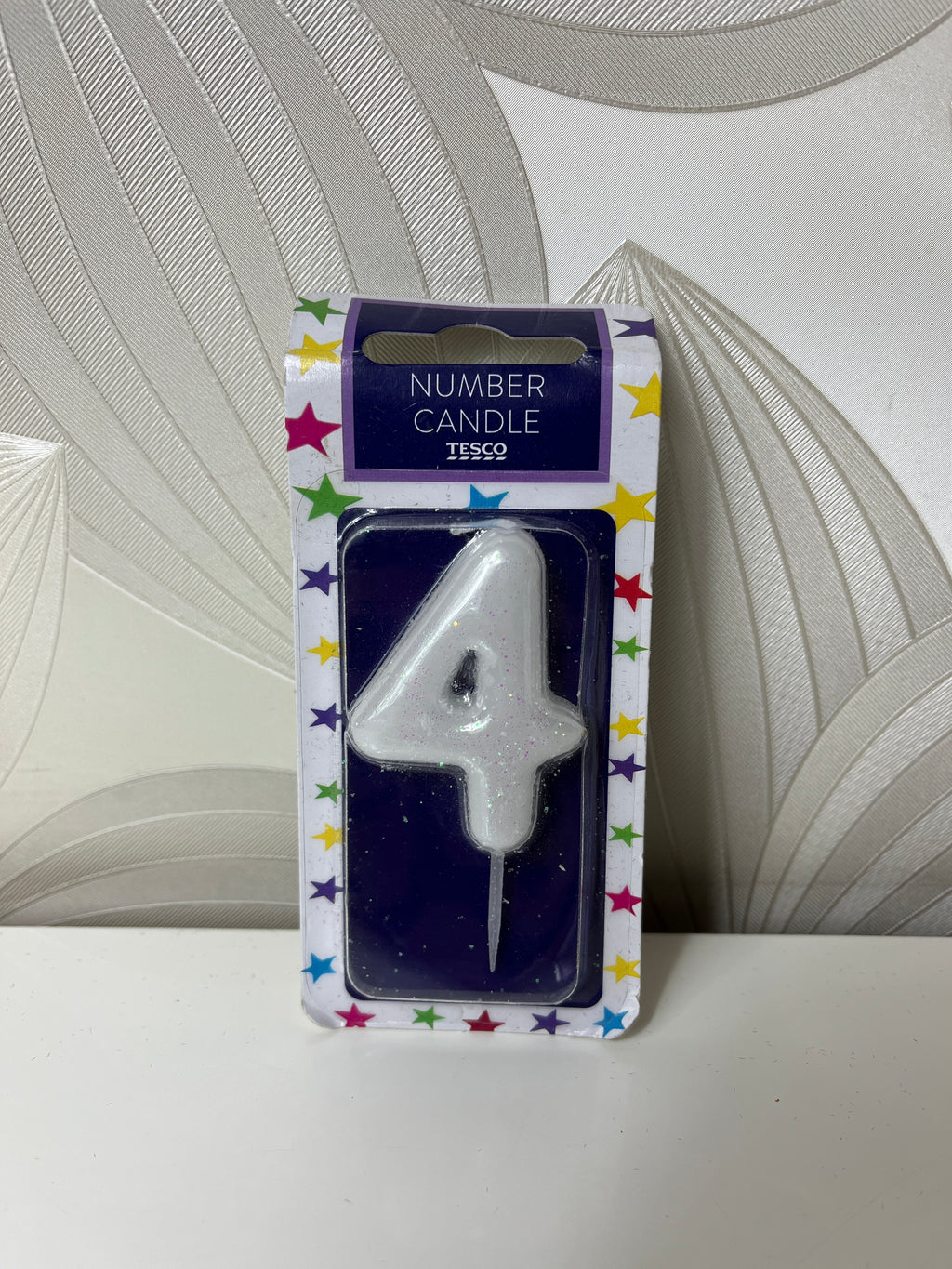 Šventinė žvakutė su skaičiumi „4“