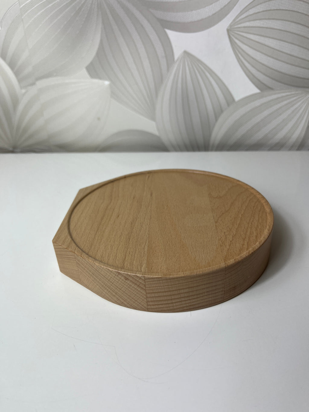 Pakabinama medinė lentynėlė