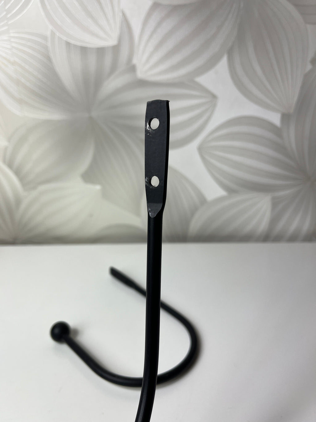 Metaliniai juodi kabliukai