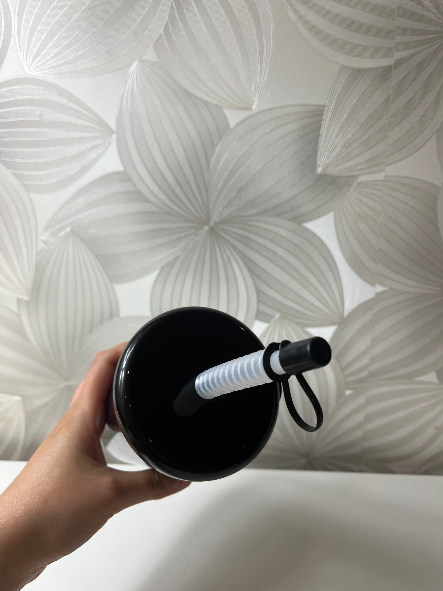 „Aladdin“ plastikinė gertuvė su šiaudeliu - Daiktų atokvėpis