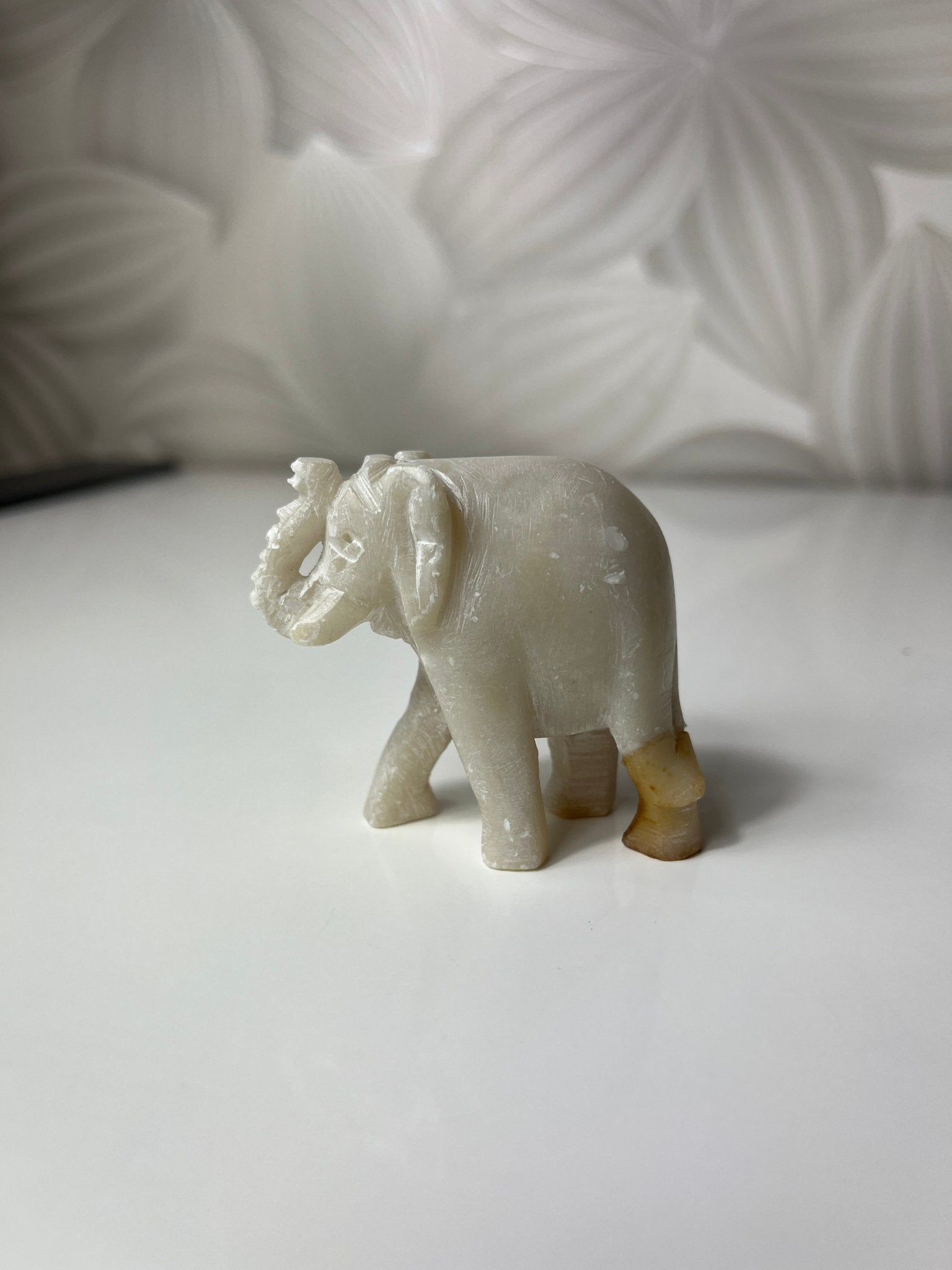 Balta dramblio figūrėlė - Daiktų atokvėpis