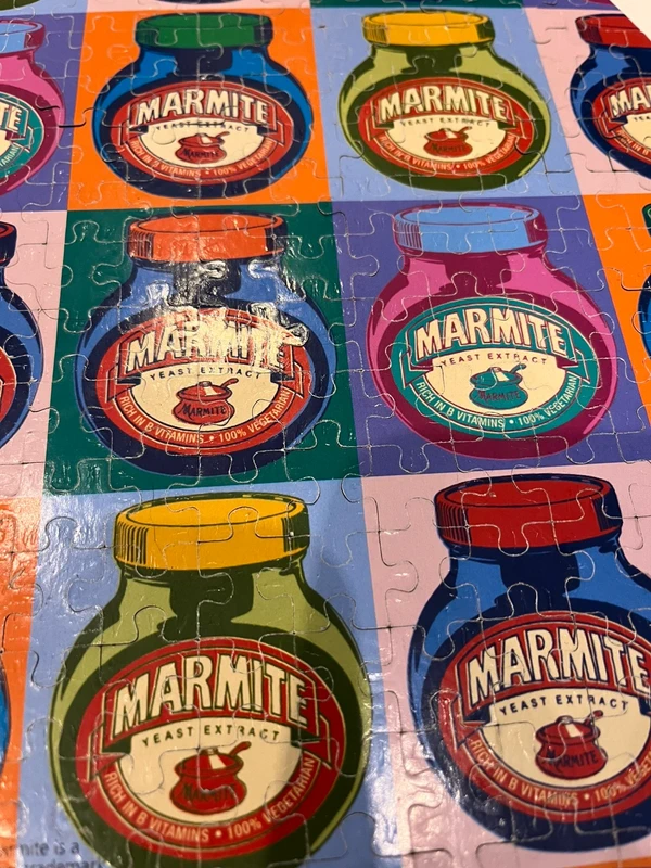 Dvipusė dėlionė (500 dalių) „Marmite“ - Daiktų atokvėpis